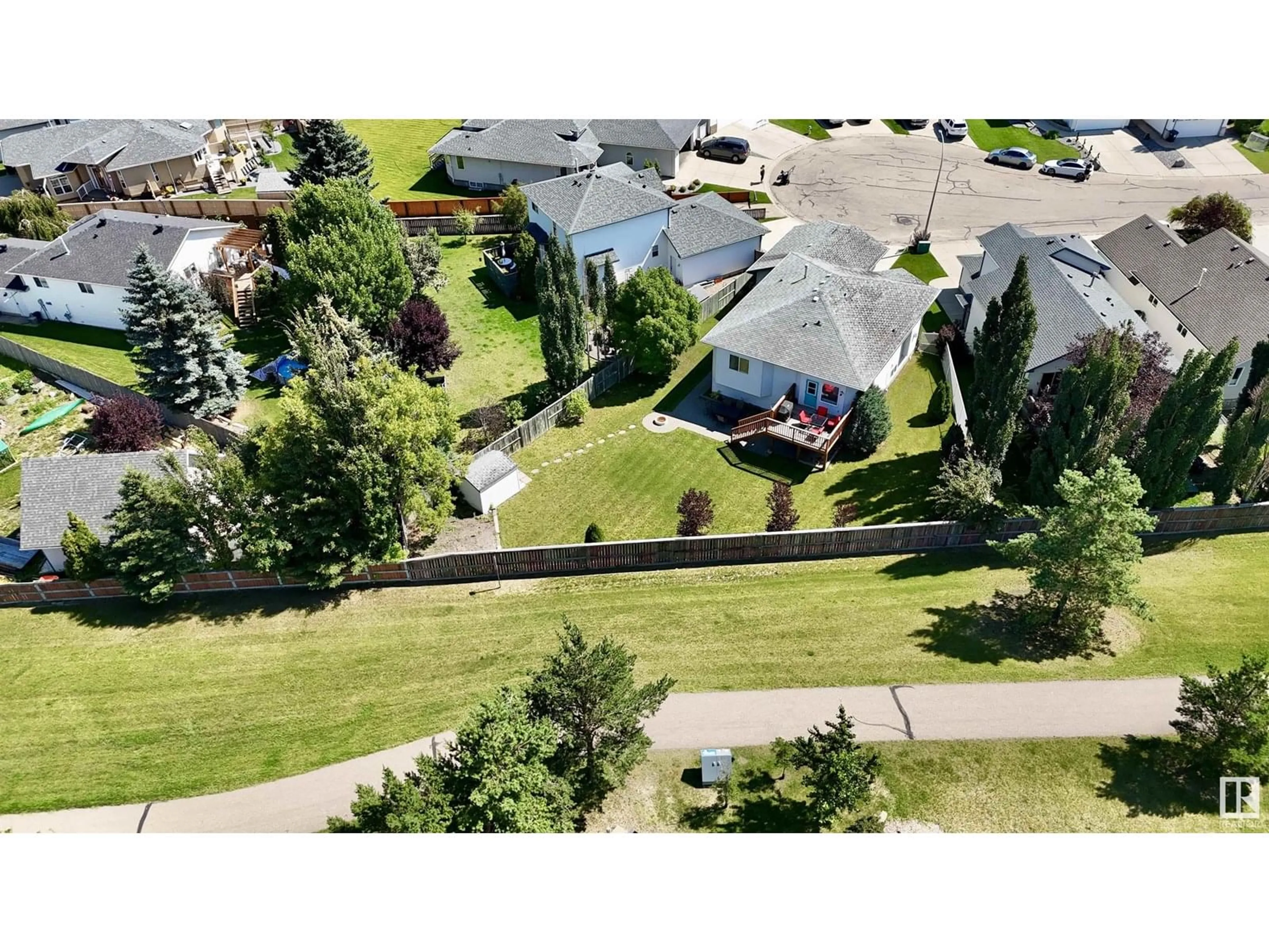 A pic from outside/outdoor area/front of a property/back of a property/a pic from drone, mountain view for 606 KANANASKIS PL, Devon Alberta T9G2C9