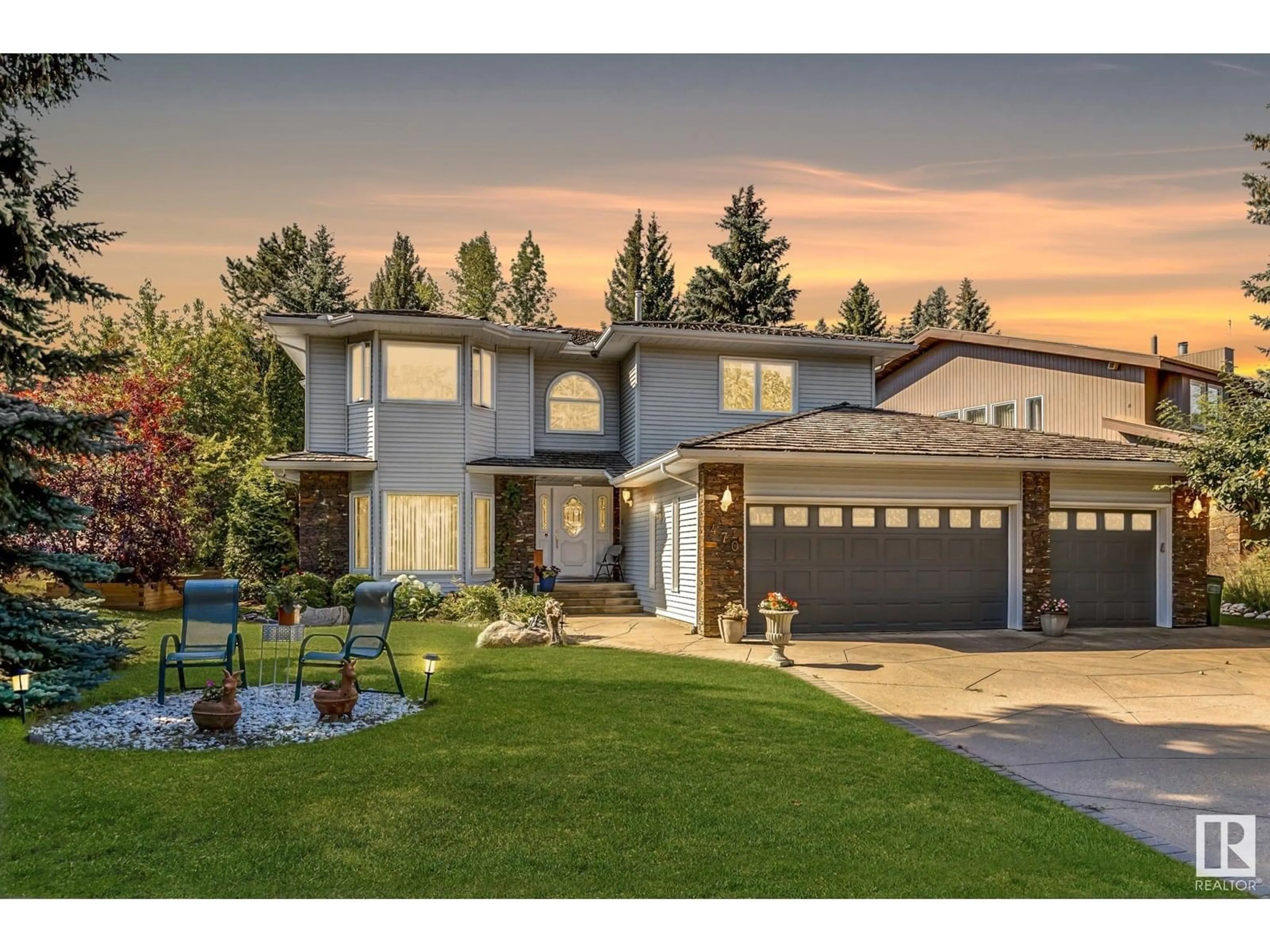 Home with vinyl exterior material, mountain view for 470 ROONEY CR, Edmonton Alberta T6R1C8