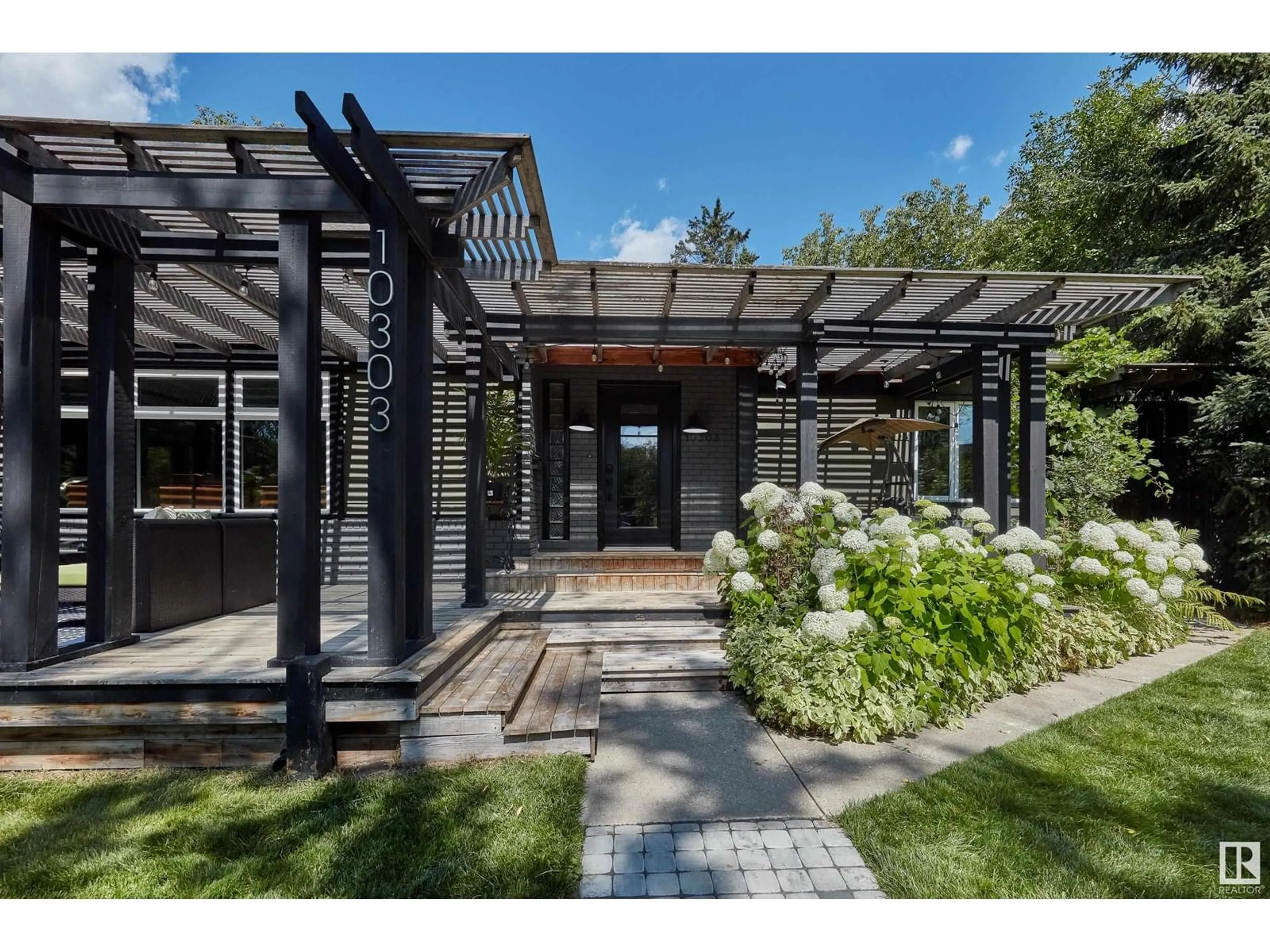 Patio, street for 10303 GLENORA CR, Edmonton Alberta T5N3J5