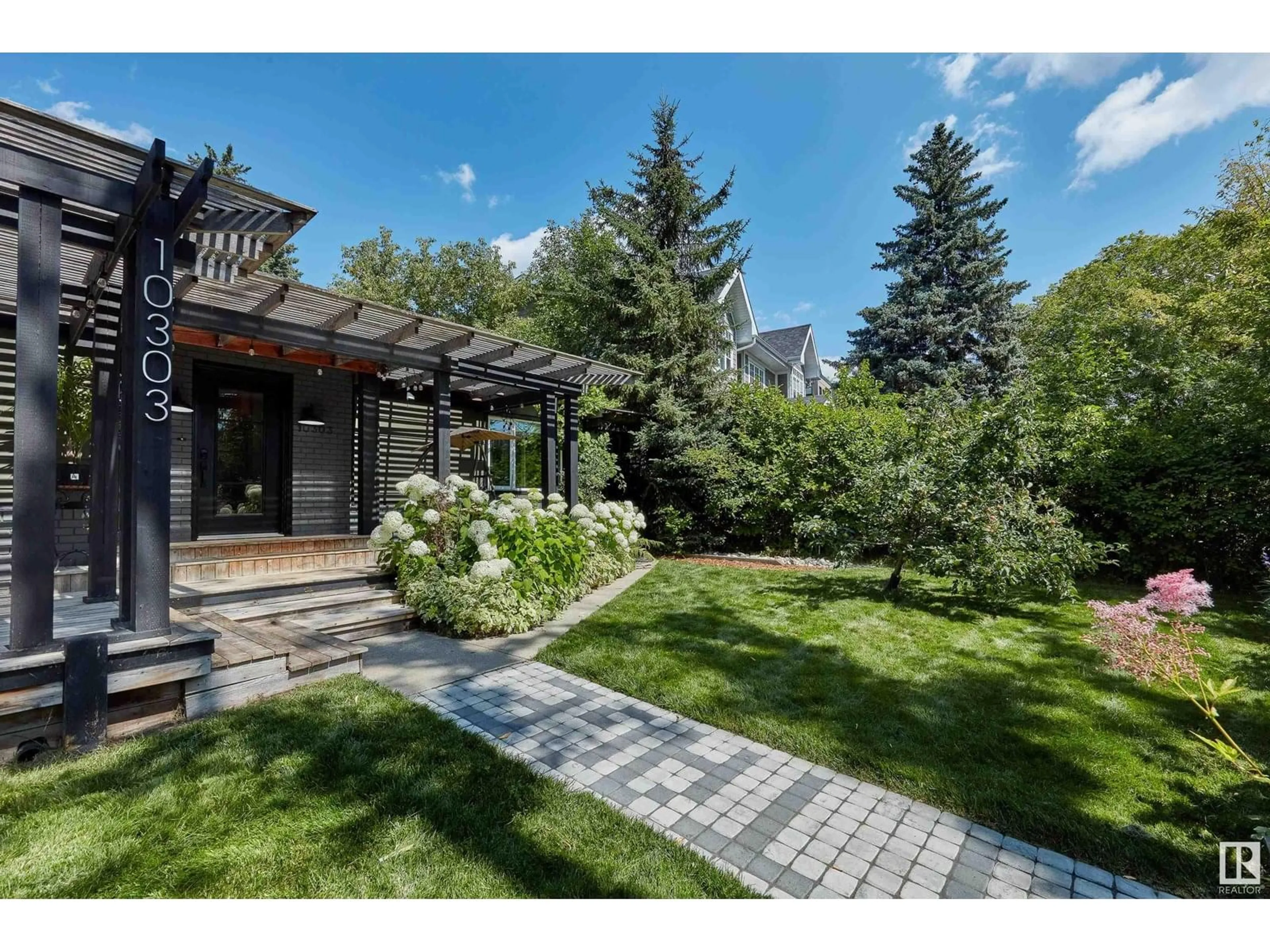 Patio, street for 10303 GLENORA CR, Edmonton Alberta T5N3J5
