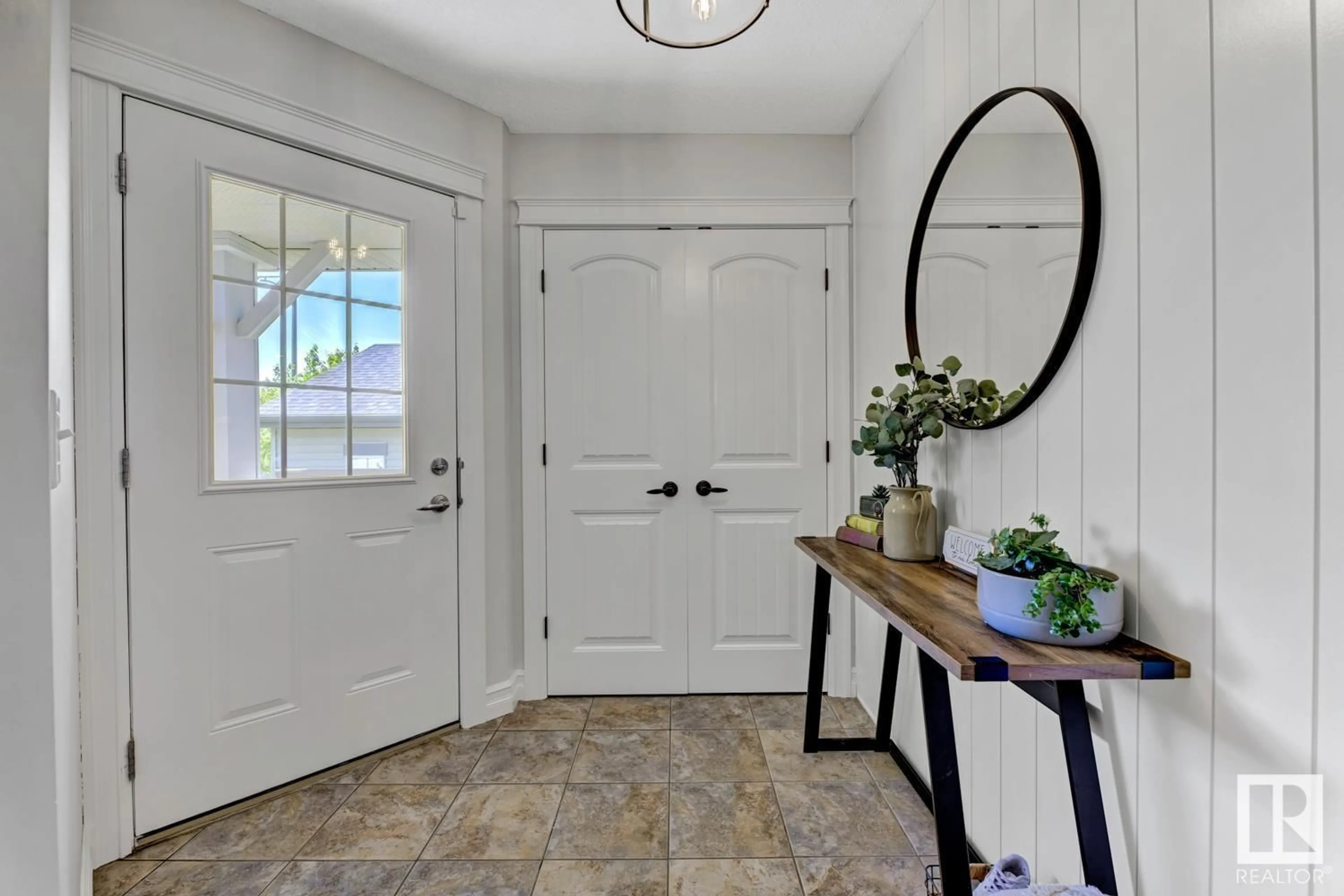 Indoor entryway for 6008 13 AV, Edmonton Alberta T6X0M7