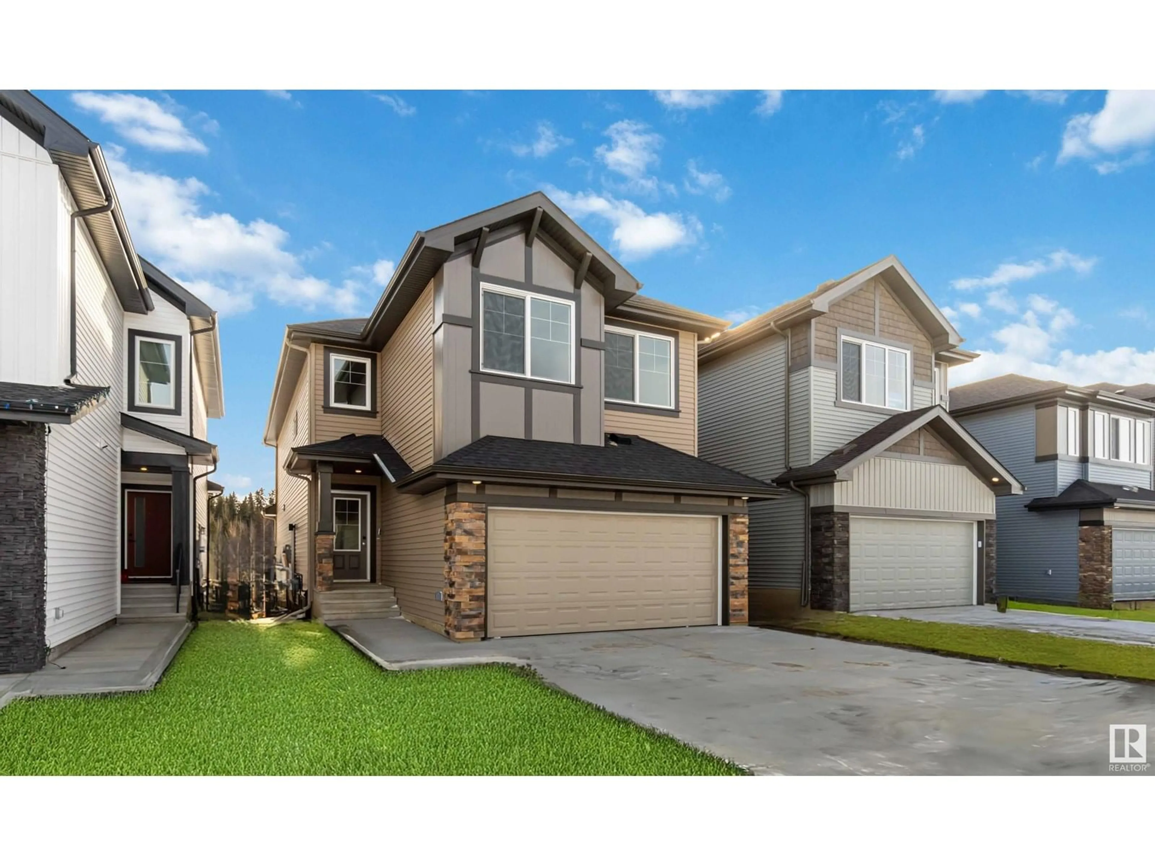 Home with vinyl exterior material, street for 24 MEADOWBROOK WY, Spruce Grove Alberta T7X0W2