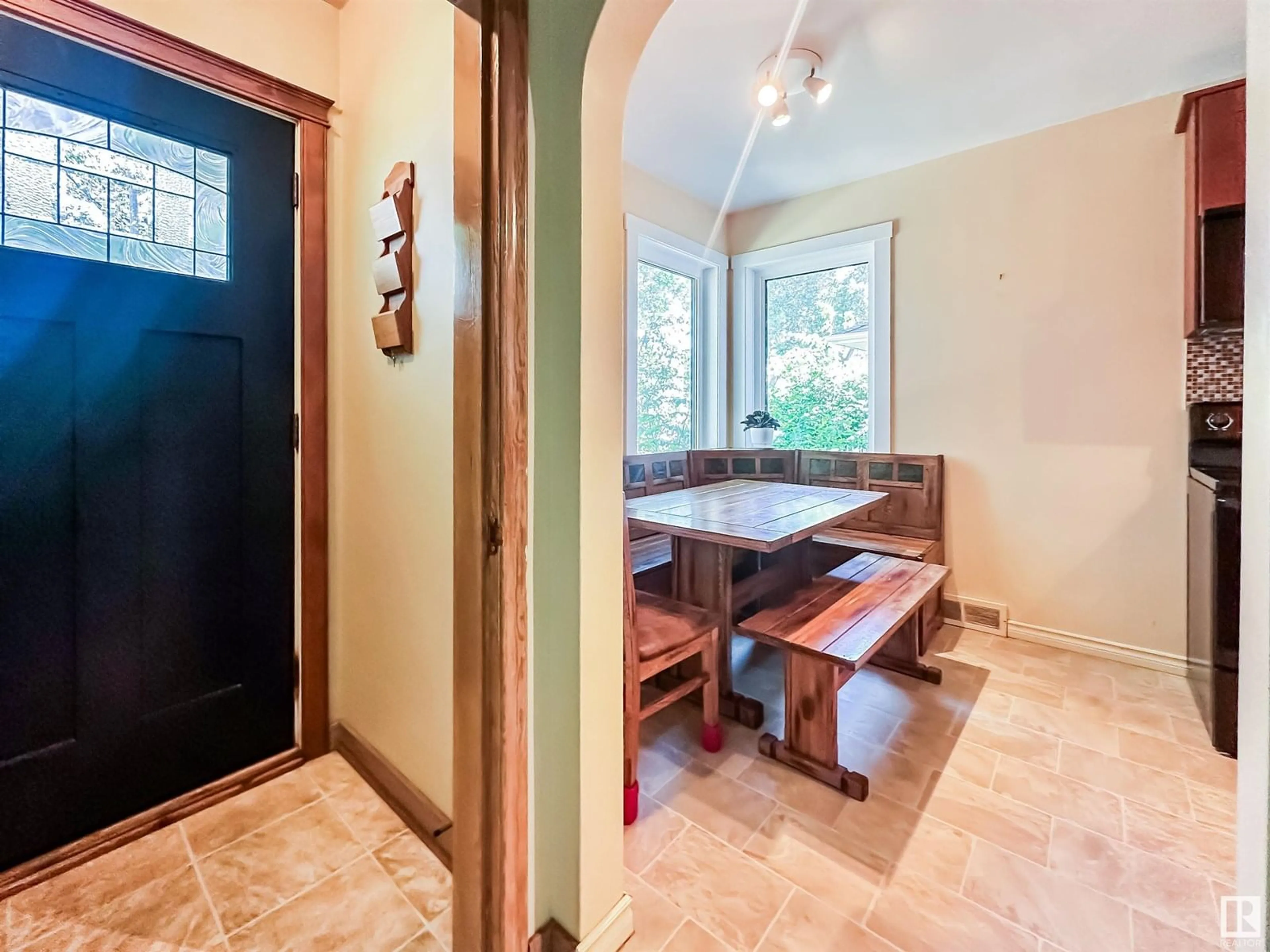 Indoor entryway for 9857 74 AV, Edmonton Alberta T6E1G1