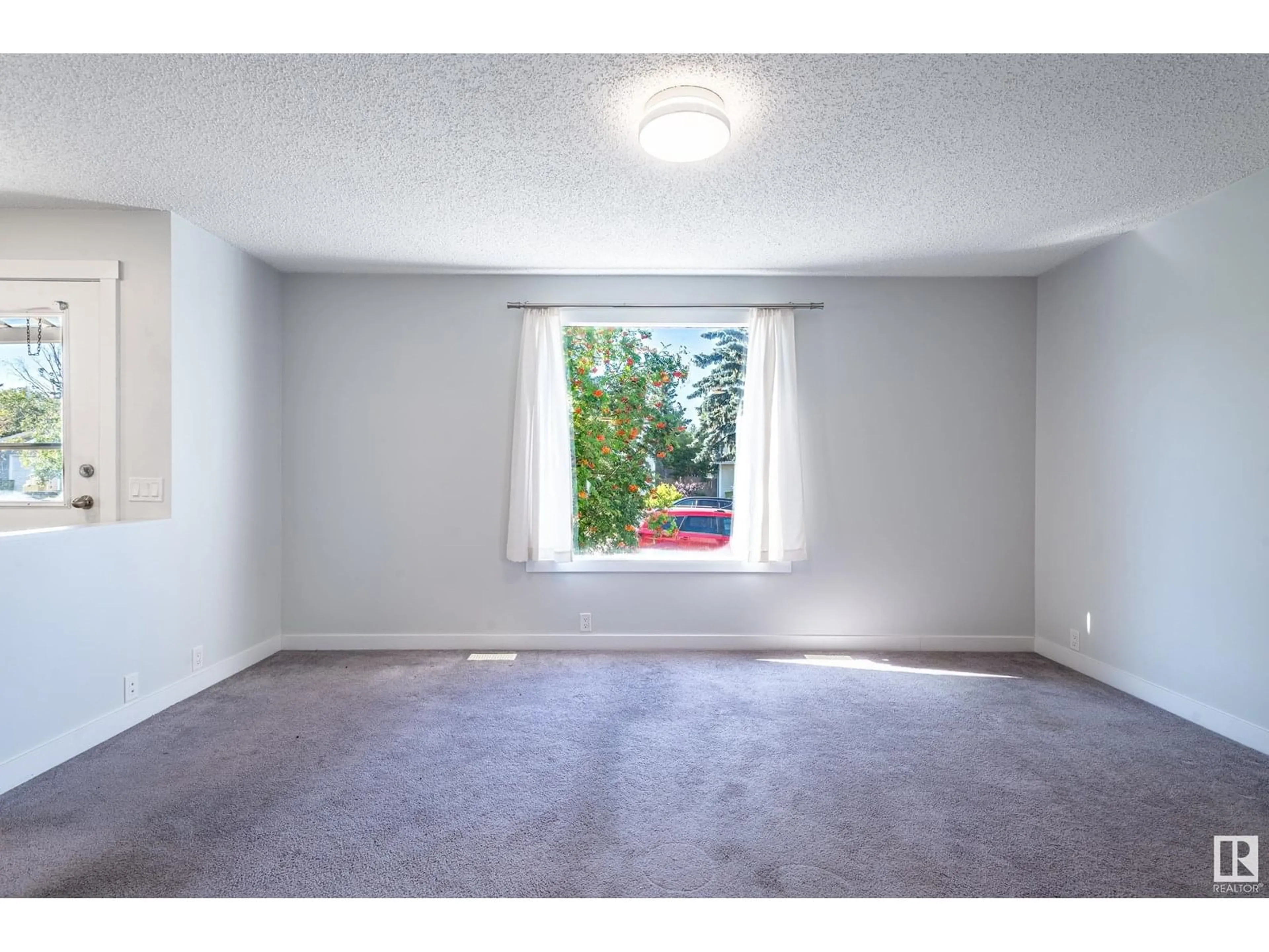 A pic of a room for 4908 34A AV, Edmonton Alberta T6L4B6