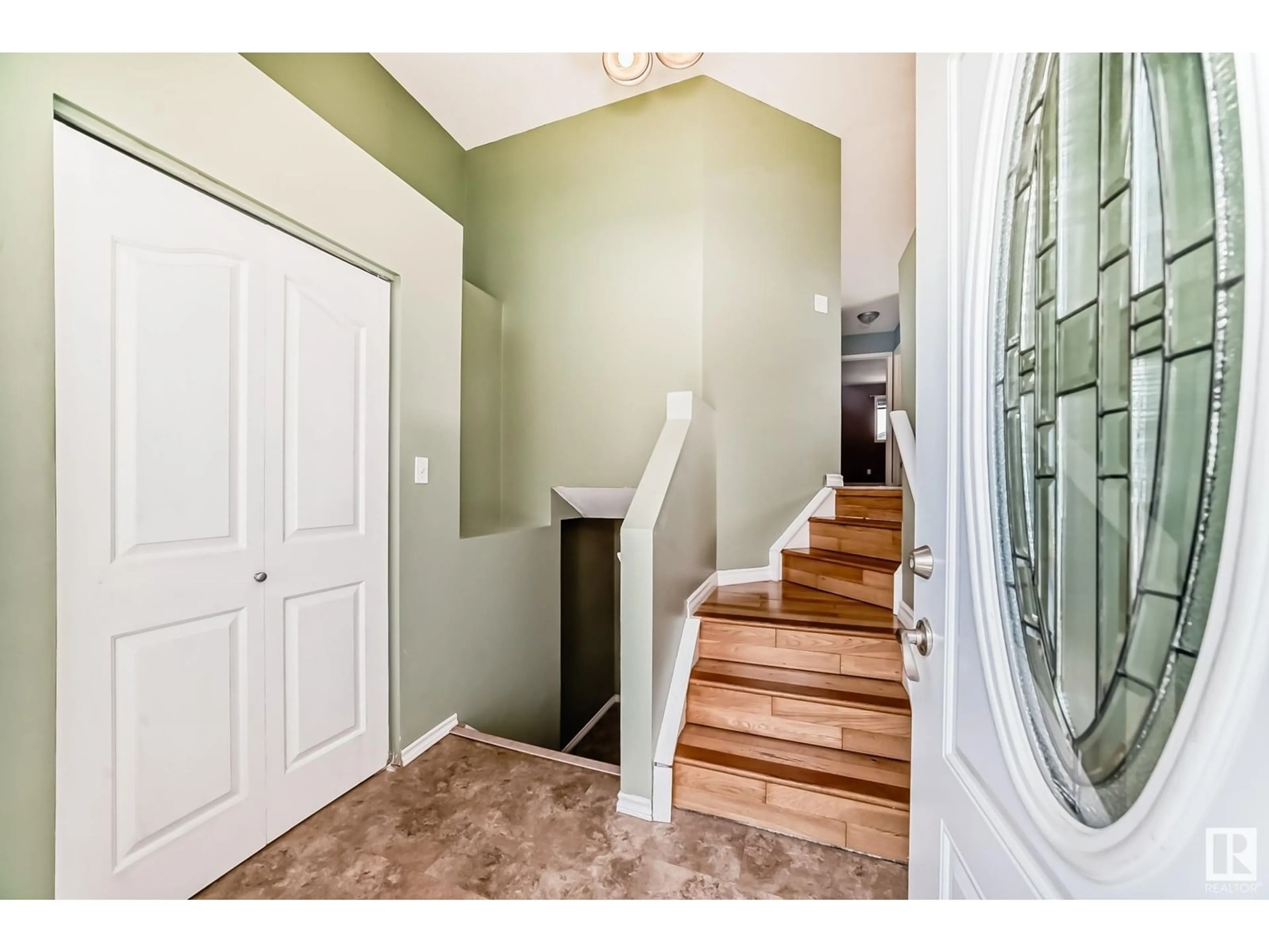 Indoor entryway for NW - 3612 22 ST, Edmonton Alberta T6T1S2