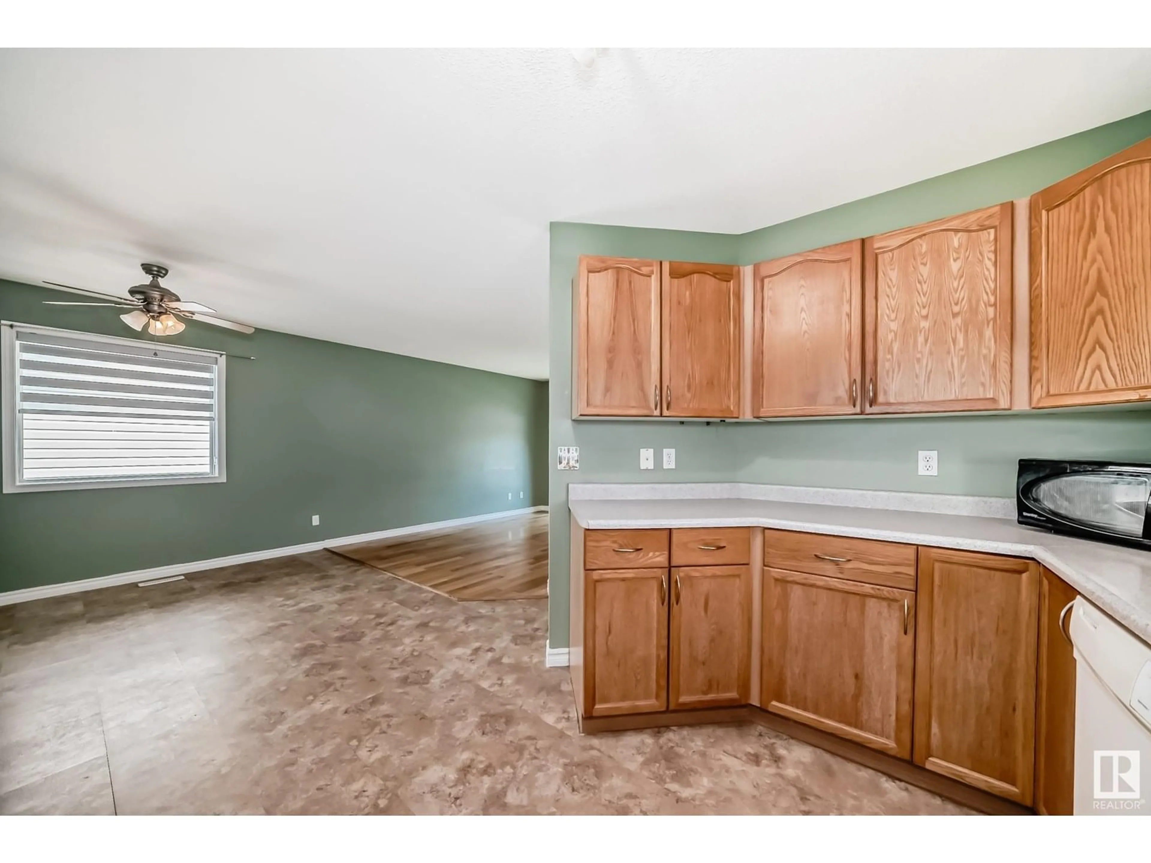 Unknown for NW - 3612 22 ST, Edmonton Alberta T6T1S2