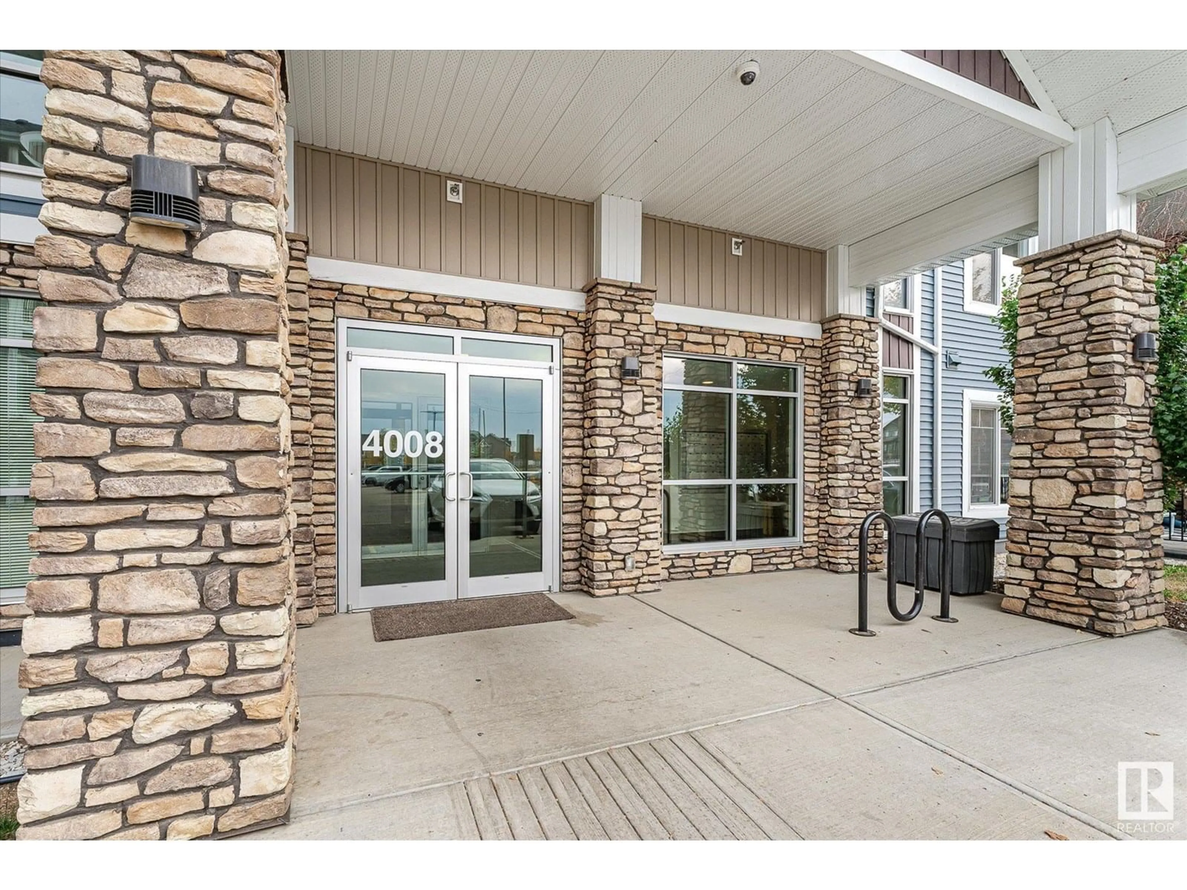Indoor foyer for 316 - 4008 SAVARYN DR, Edmonton Alberta T6X2E5