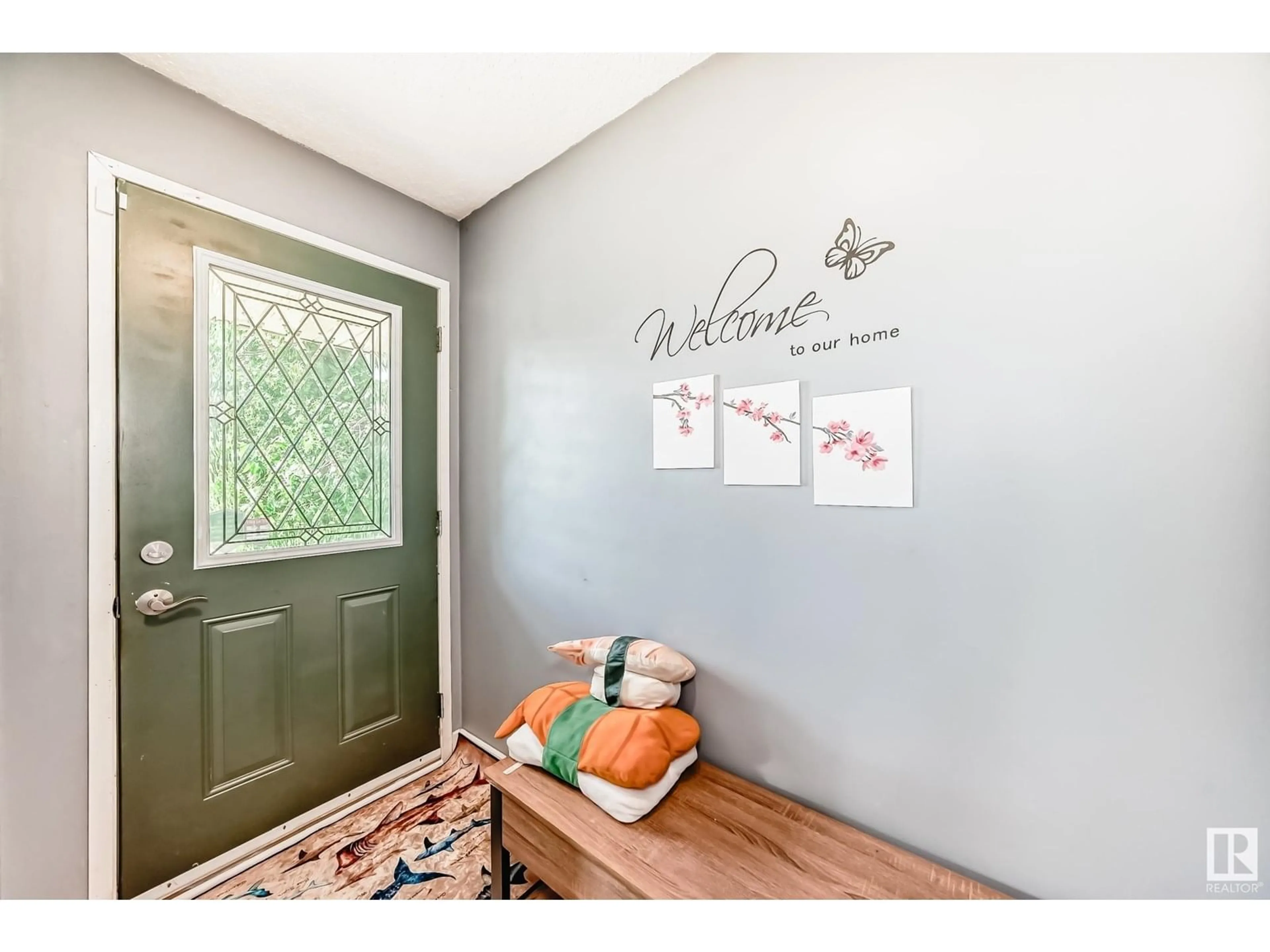 Indoor entryway for 869 VILLAGE ME, Sherwood Park Alberta T8A4L9