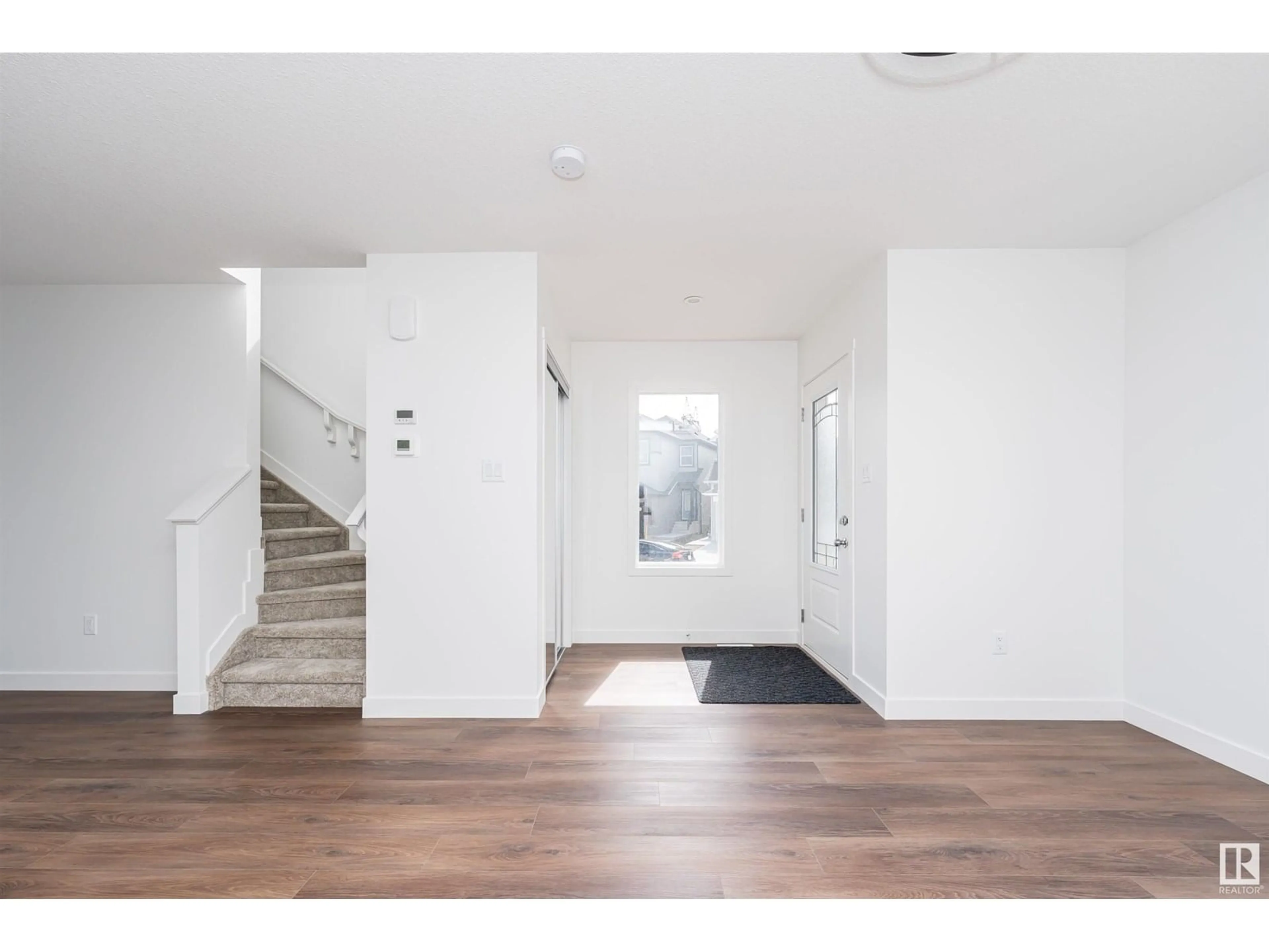 Indoor entryway for SW - 9526 CARSON BEND BN, Edmonton Alberta T6W5G7