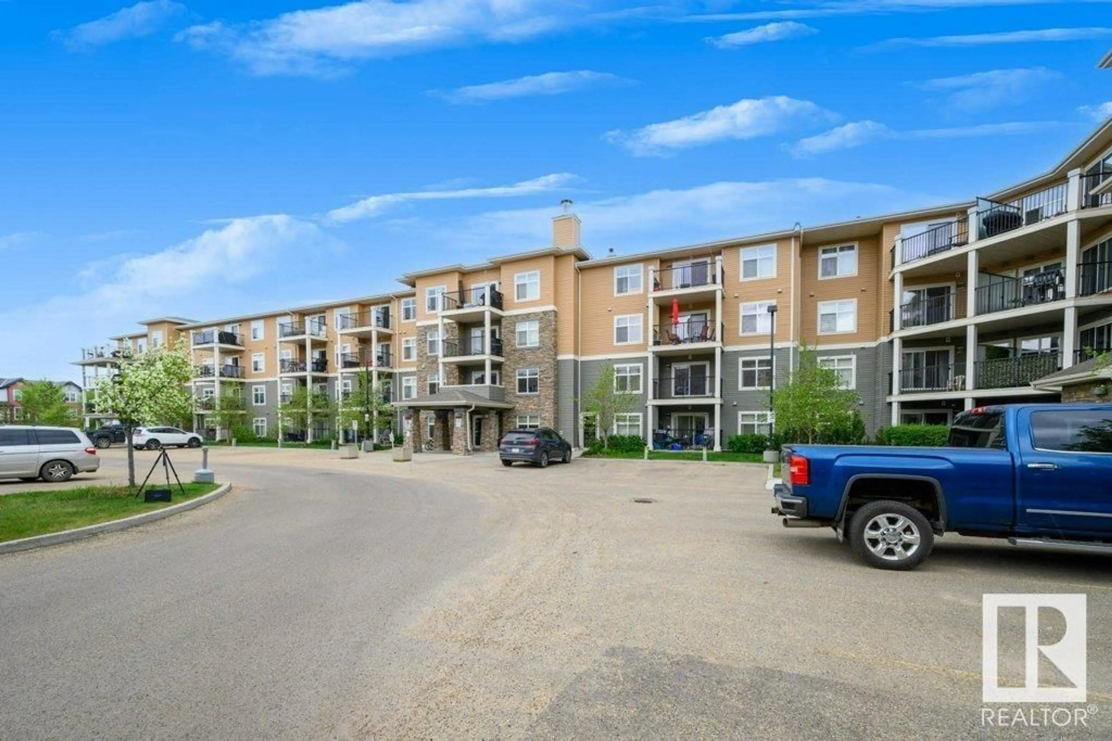 A pic from outside/outdoor area/front of a property/back of a property/a pic from drone, unknown for 6076 - 138 SCHONSEE WY, Edmonton Alberta T5Z0K8