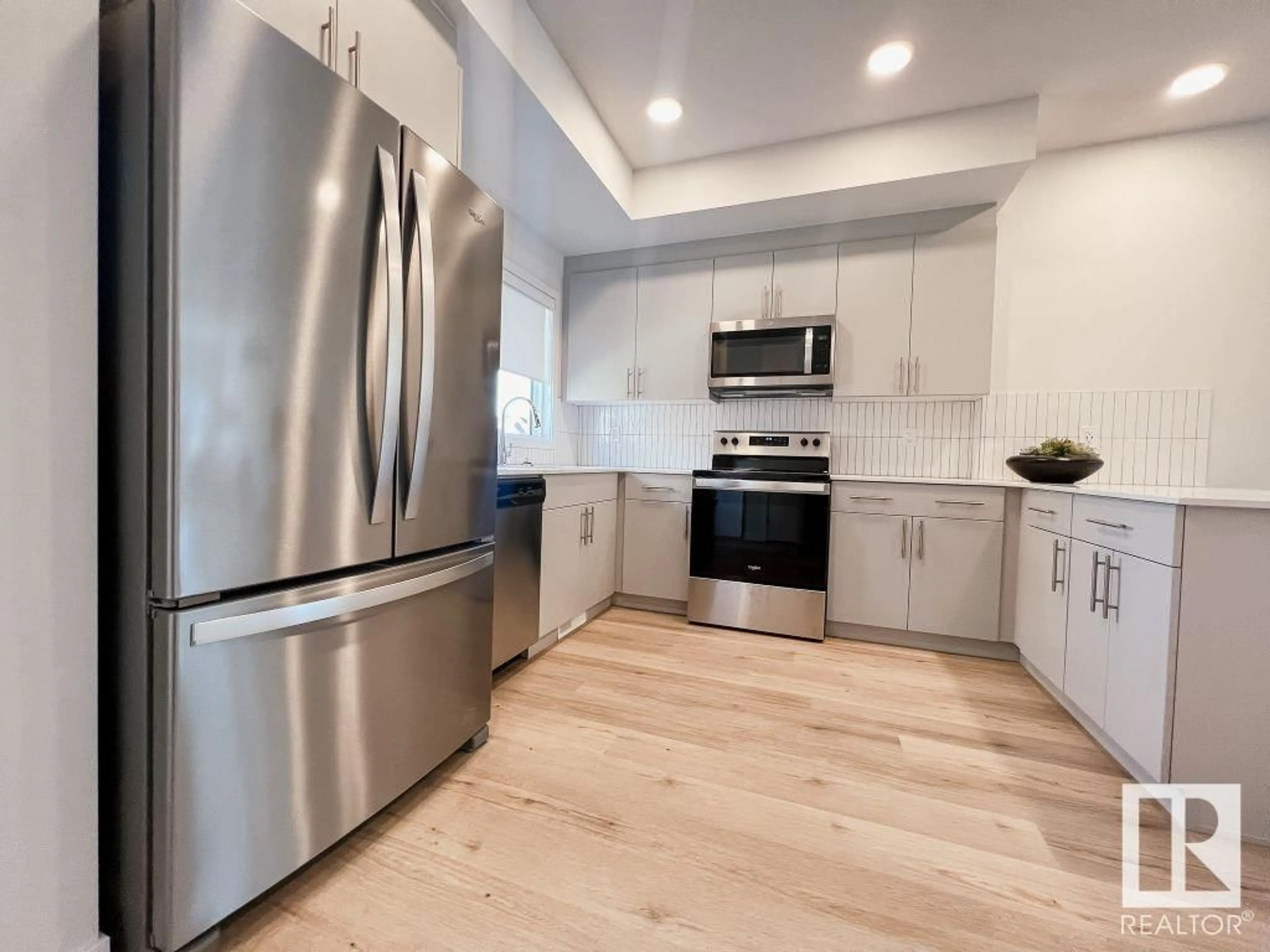 Open concept kitchen, unknown for 120 GARNEAU GA, Spruce Grove Alberta T7X2Y6