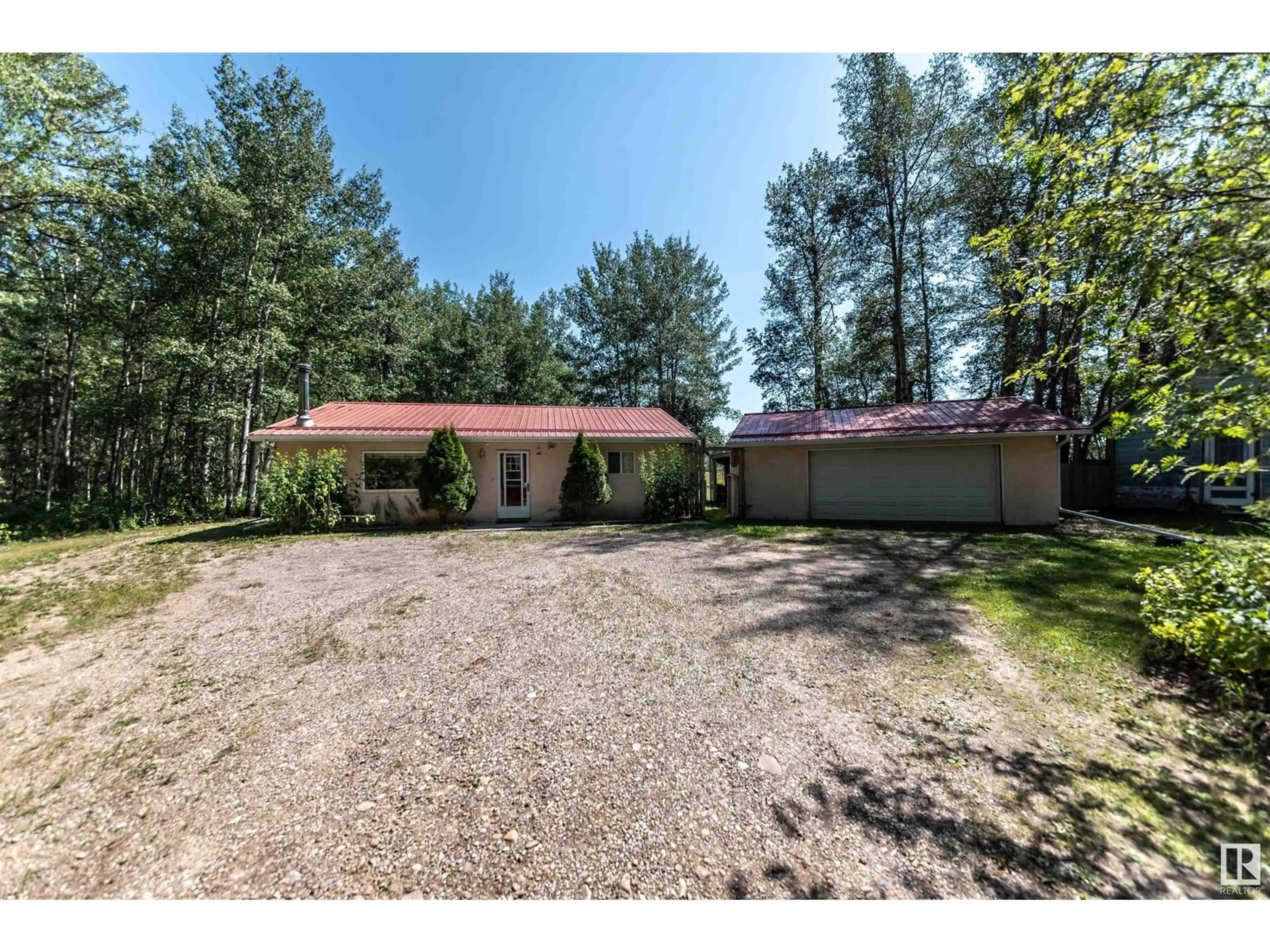 A pic from outside/outdoor area/front of a property/back of a property/a pic from drone, unknown for 4019A HWY 633, Rural Lac Ste. Anne County Alberta T0E0A1