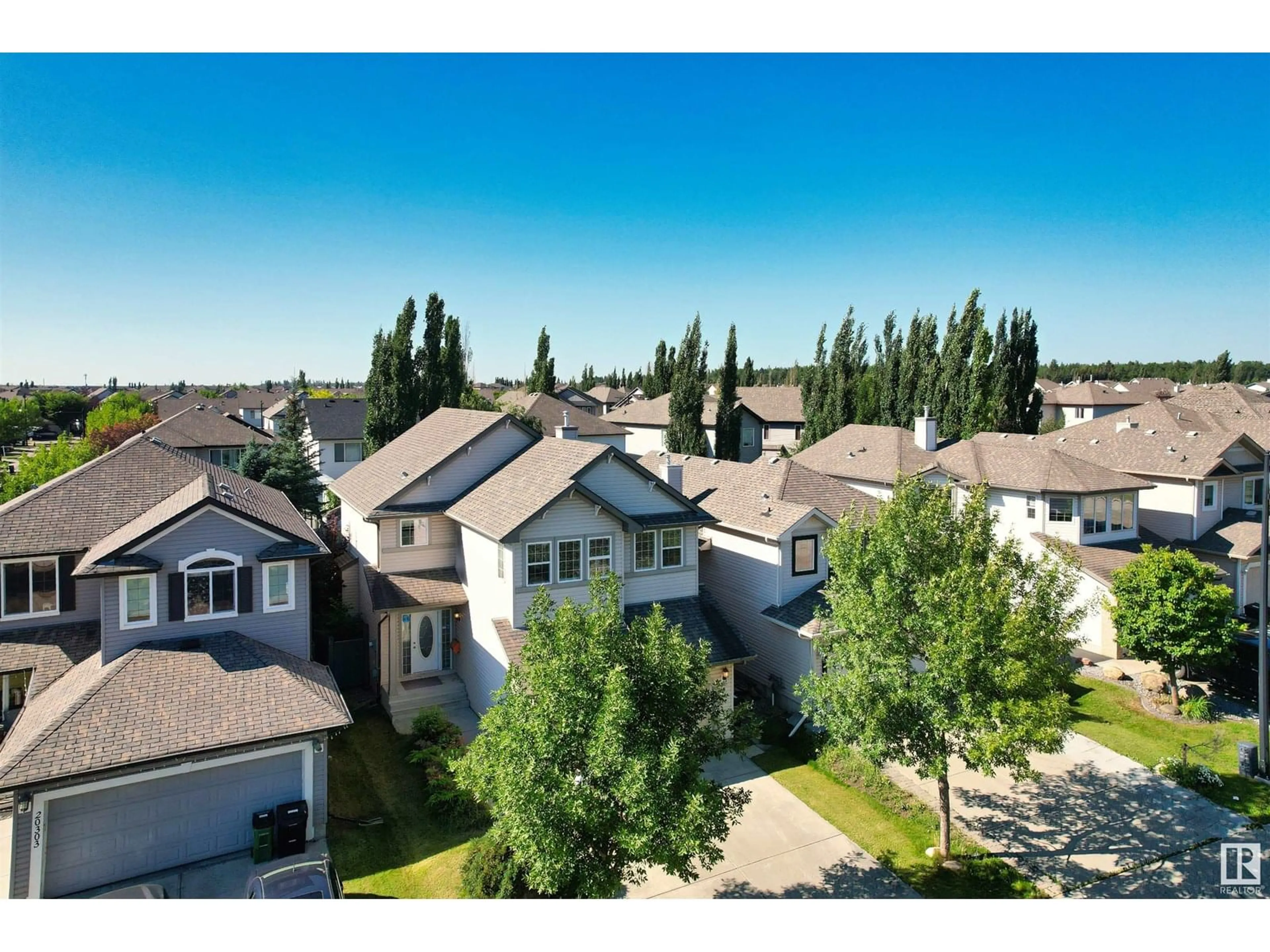 A pic from outside/outdoor area/front of a property/back of a property/a pic from drone, unknown for 20307 48 AV, Edmonton Alberta T6M2Z6