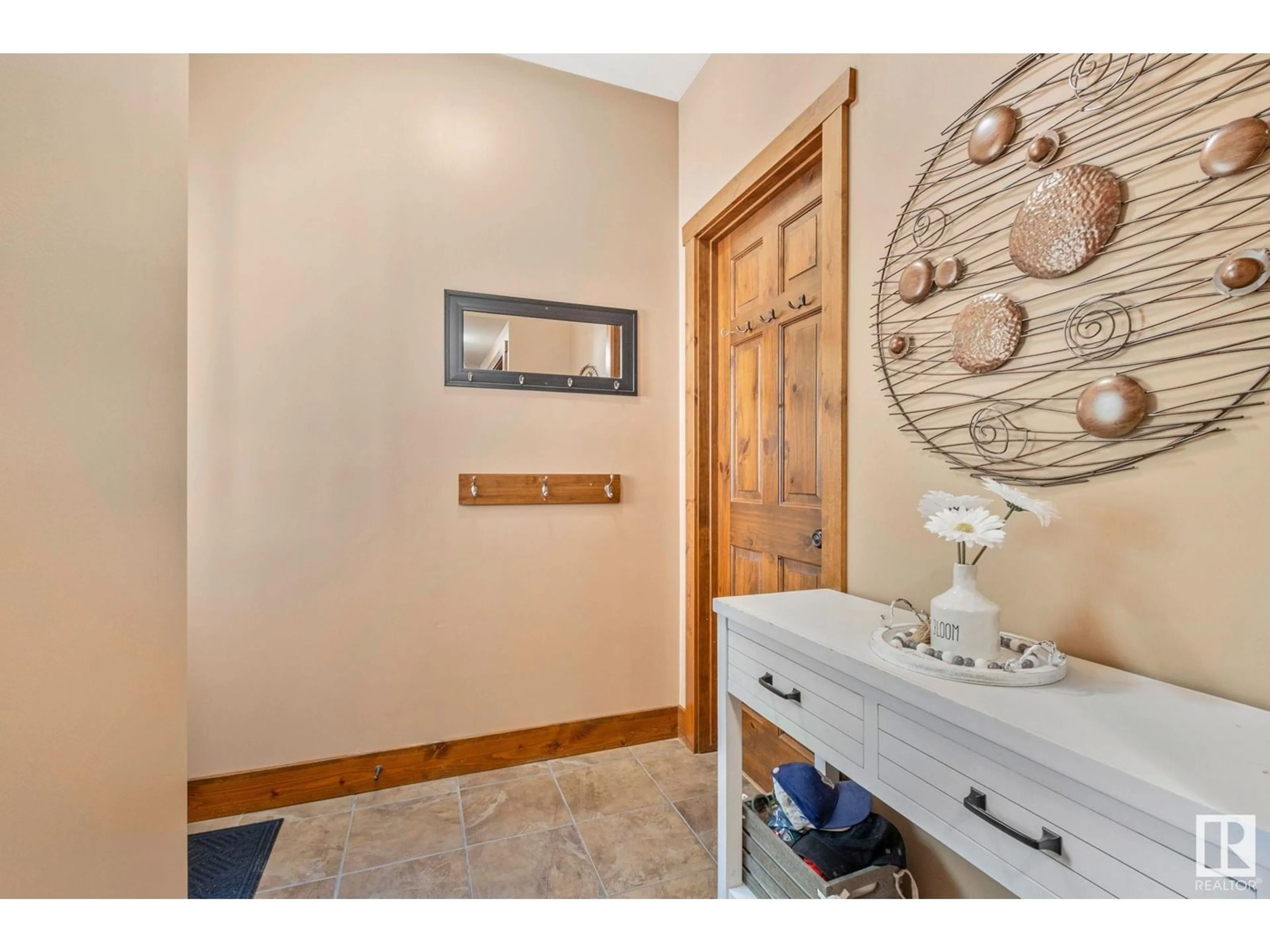 Indoor entryway for 2402 GRAYBRIAR GR, Stony Plain Alberta T7Z0G1