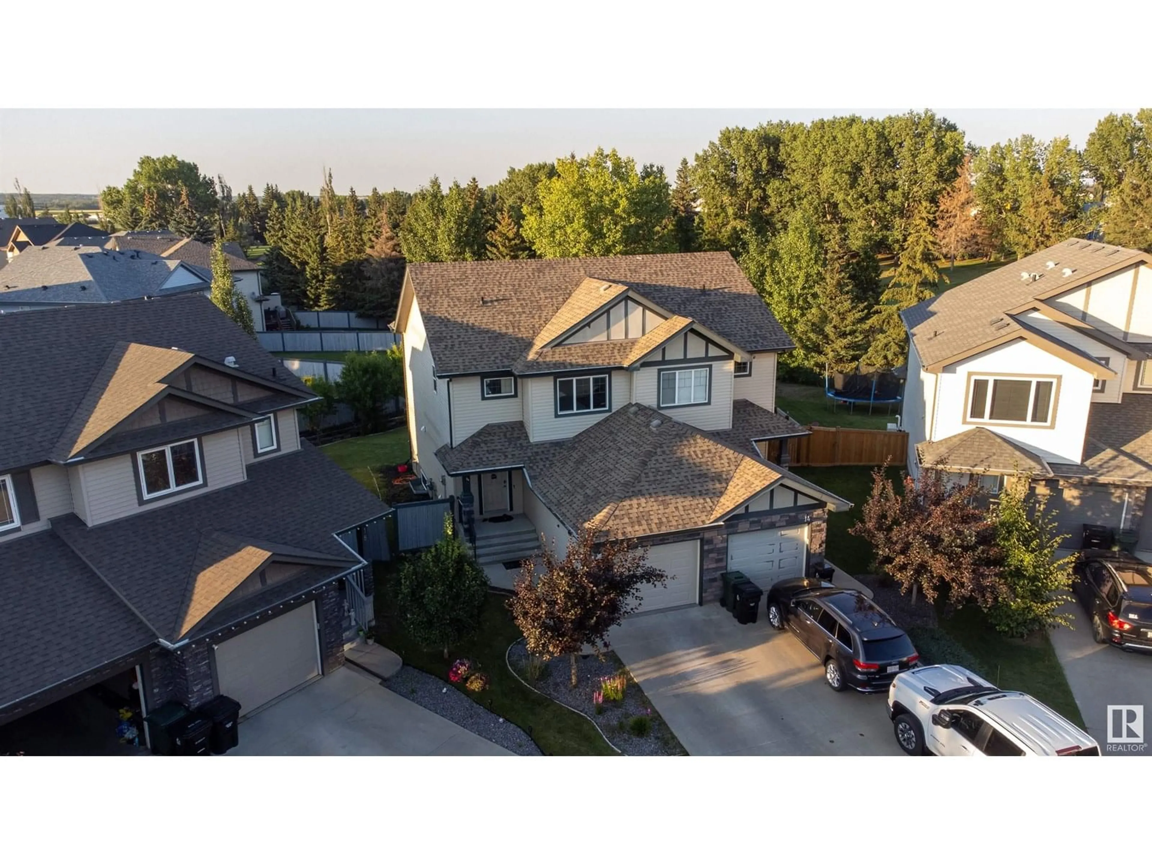 A pic from outside/outdoor area/front of a property/back of a property/a pic from drone, street for 16 ARALIA CV, Spruce Grove Alberta T7X0V4