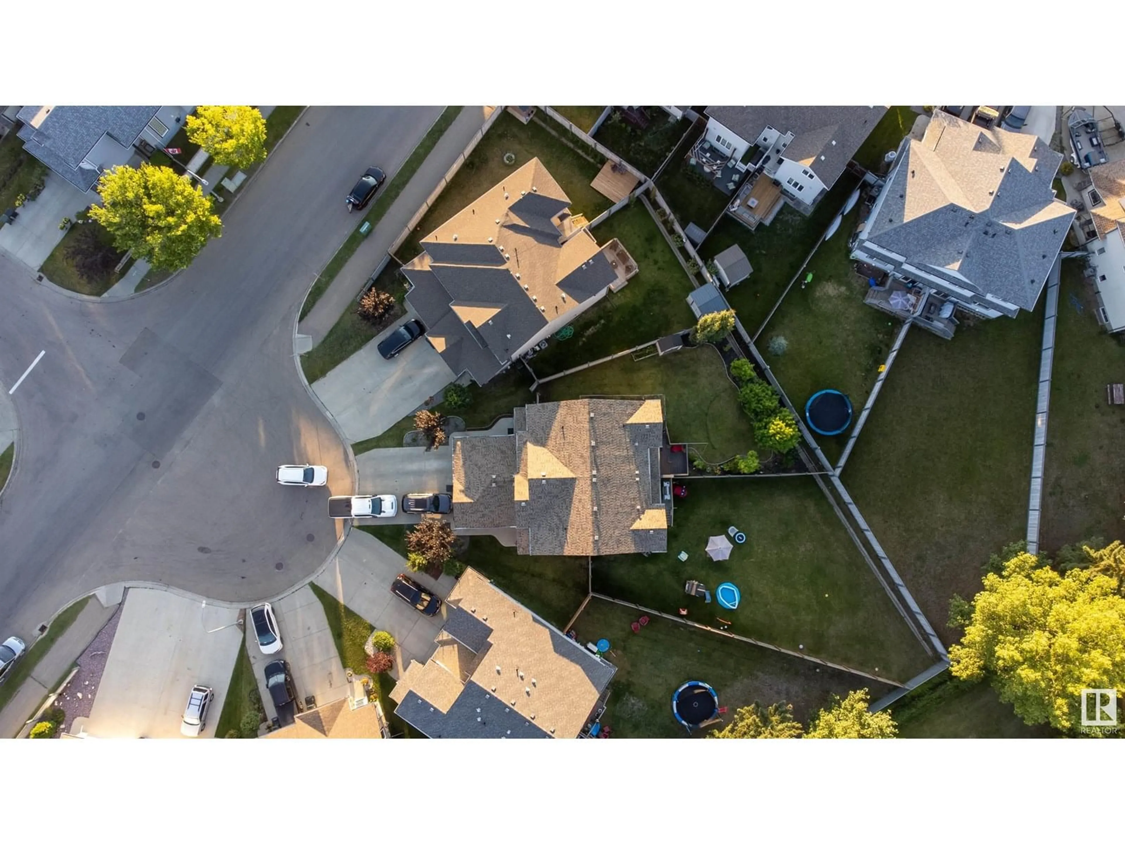 A pic from outside/outdoor area/front of a property/back of a property/a pic from drone, street for 16 ARALIA CV, Spruce Grove Alberta T7X0V4