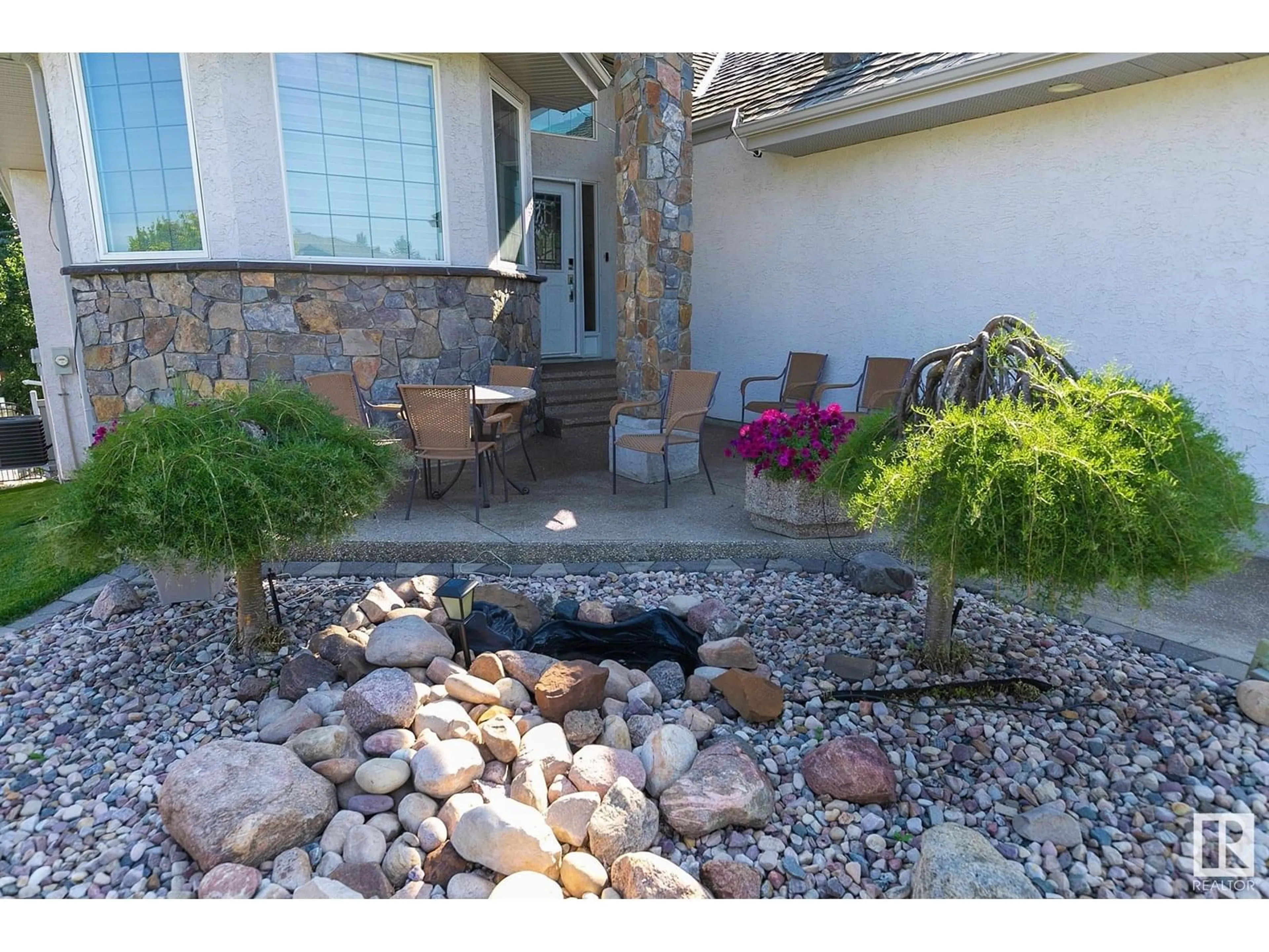 Patio, water/lake/river/ocean view for 7 KINGSBURY CR, St. Albert Alberta T8N6W5
