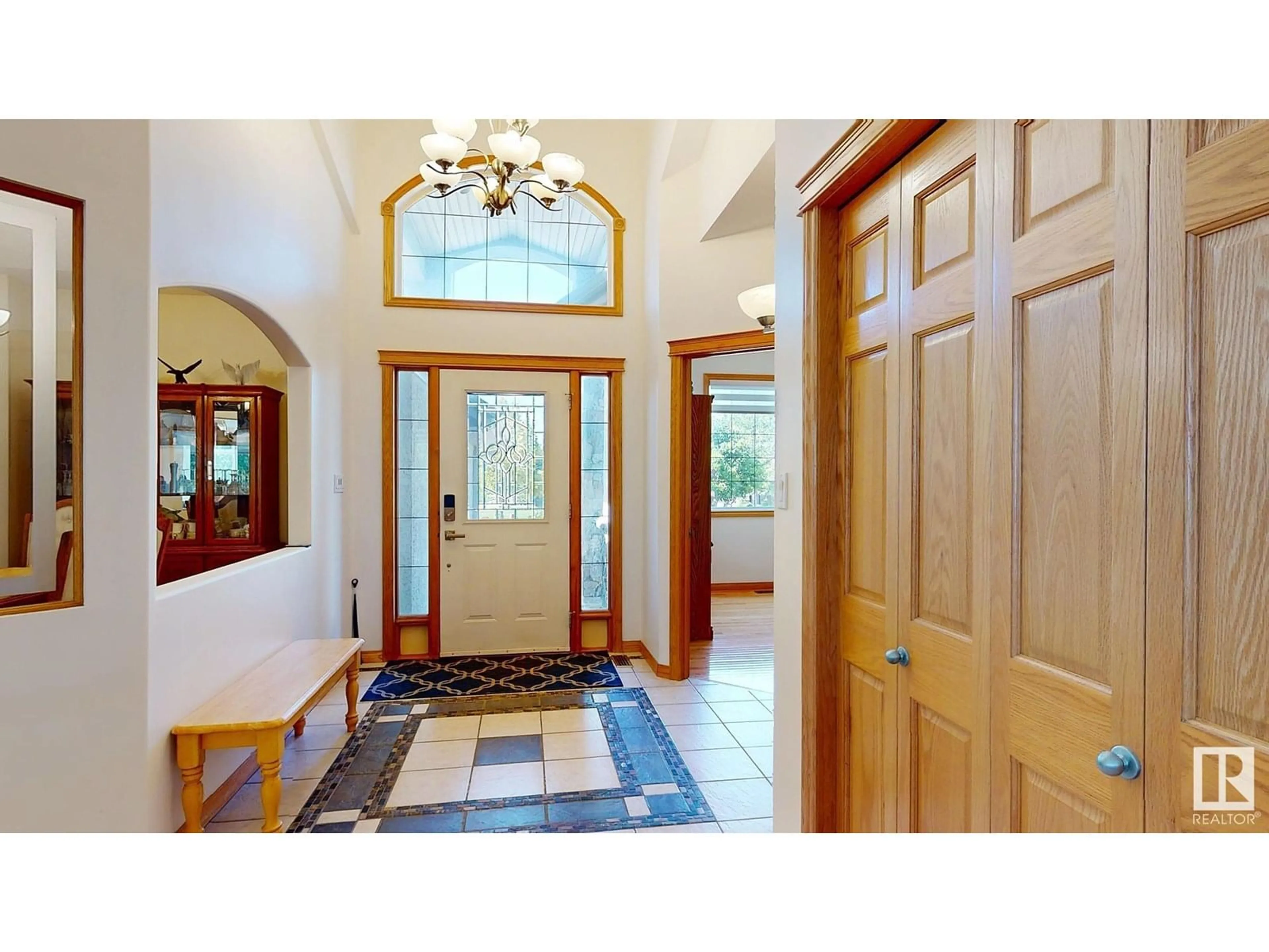 Indoor entryway for 7 KINGSBURY CR, St. Albert Alberta T8N6W5