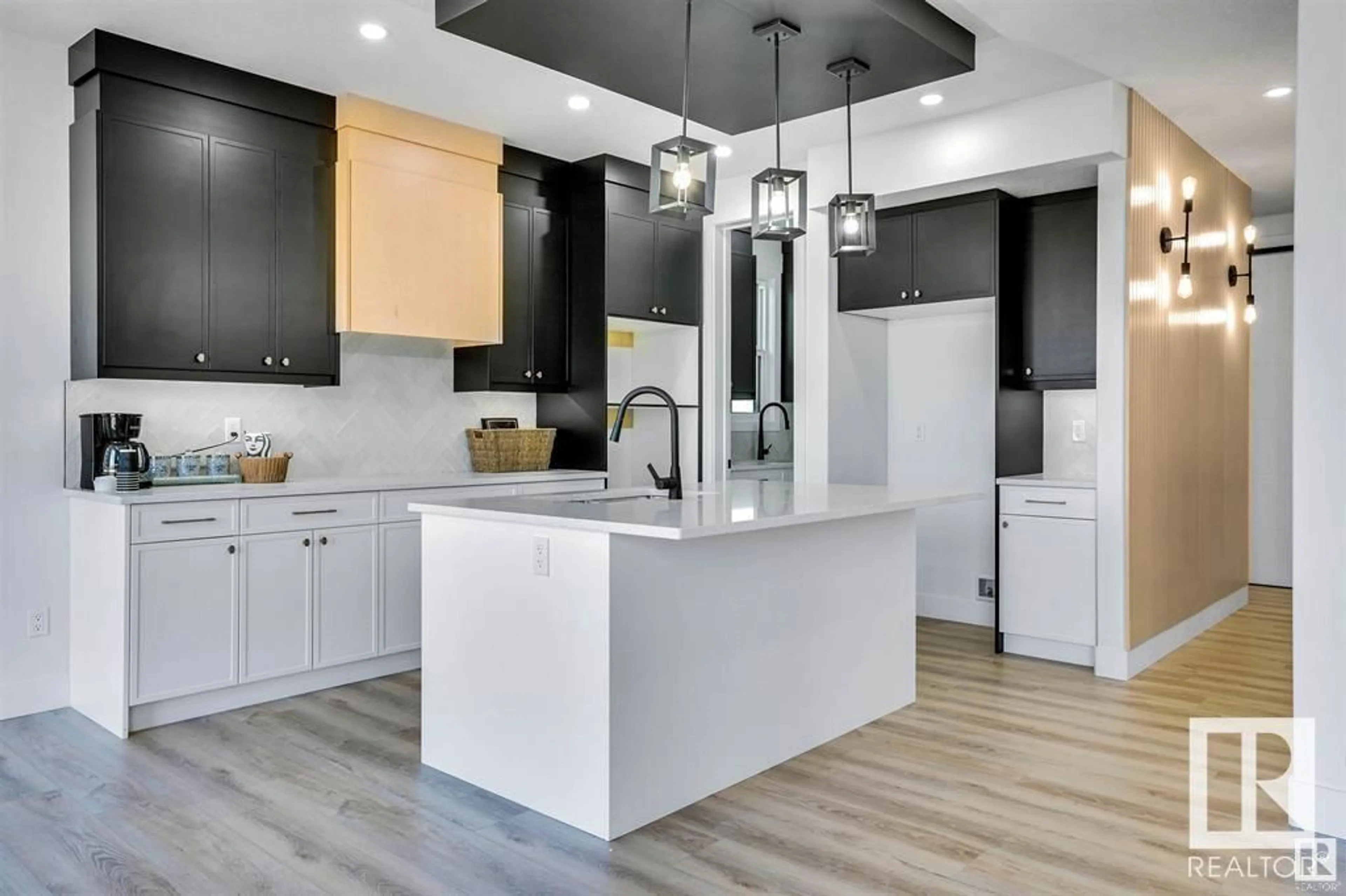 Contemporary kitchen, unknown for 3 REDPOLL WD, St. Albert Alberta T8N8B7