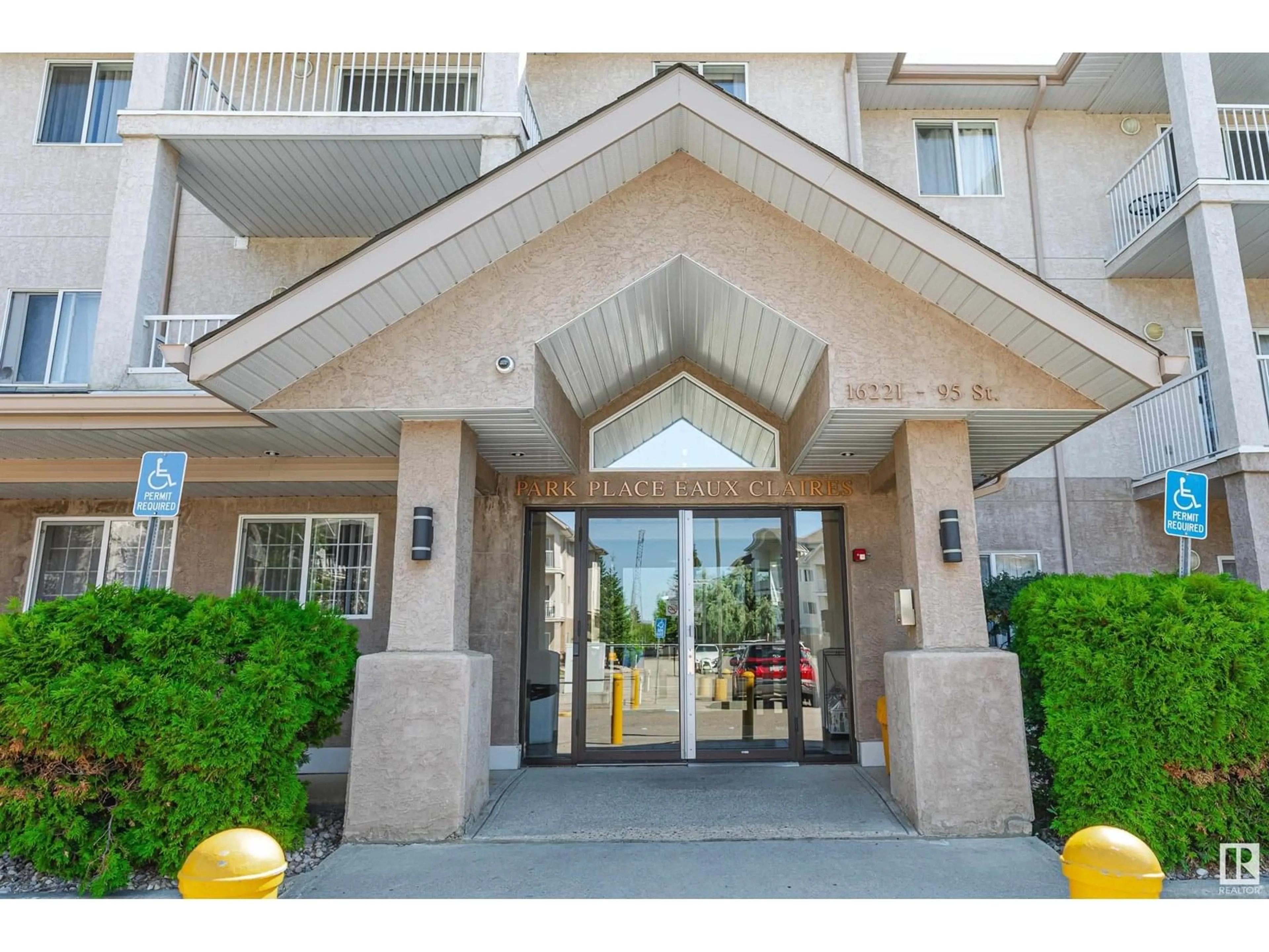 Indoor foyer for #339 - 16221 95 ST NW, Edmonton Alberta T5Z3V3