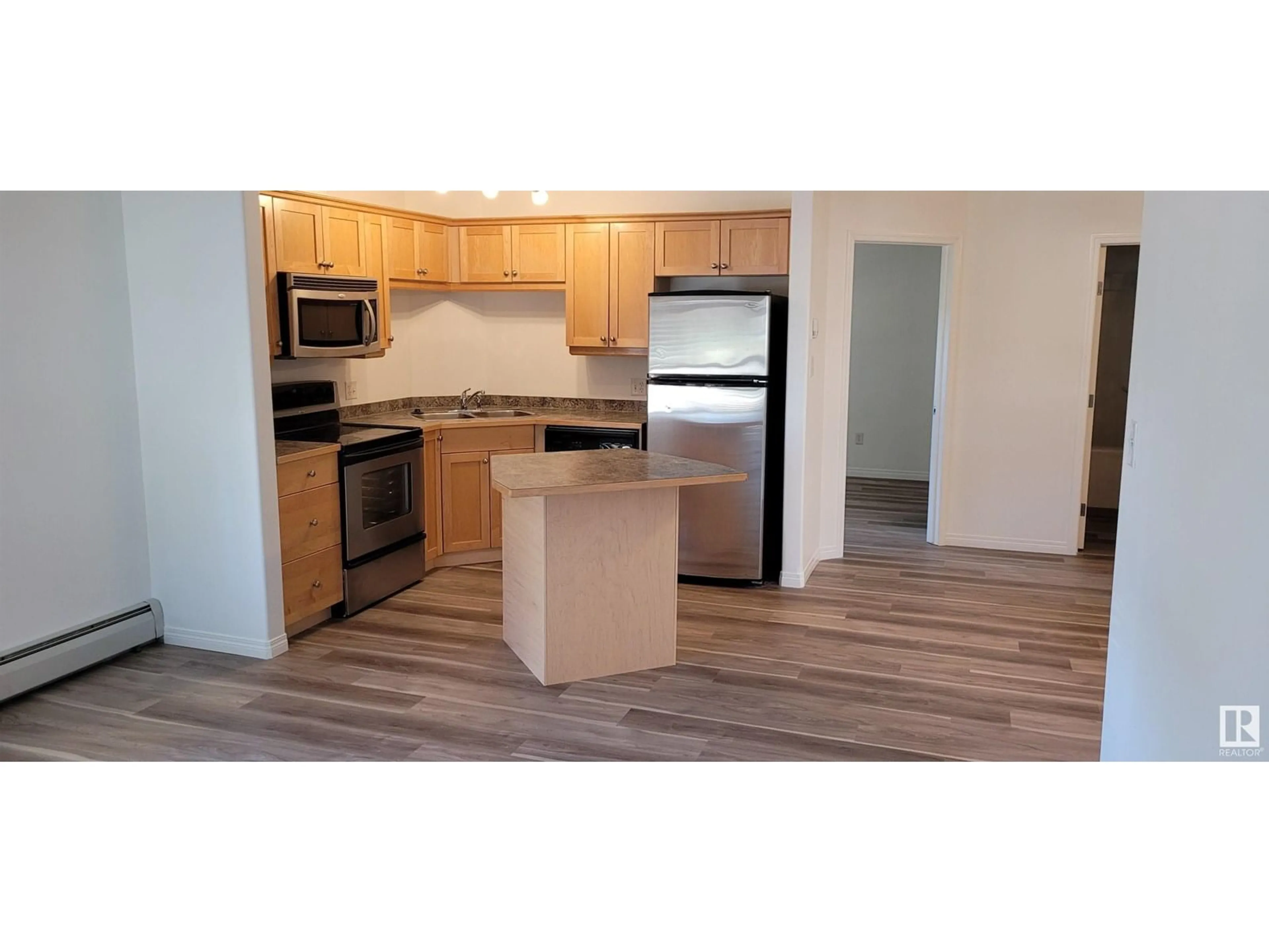 Standard kitchen, wood/laminate floor for 5350 - 126 199 ST, Edmonton Alberta T6M0A4