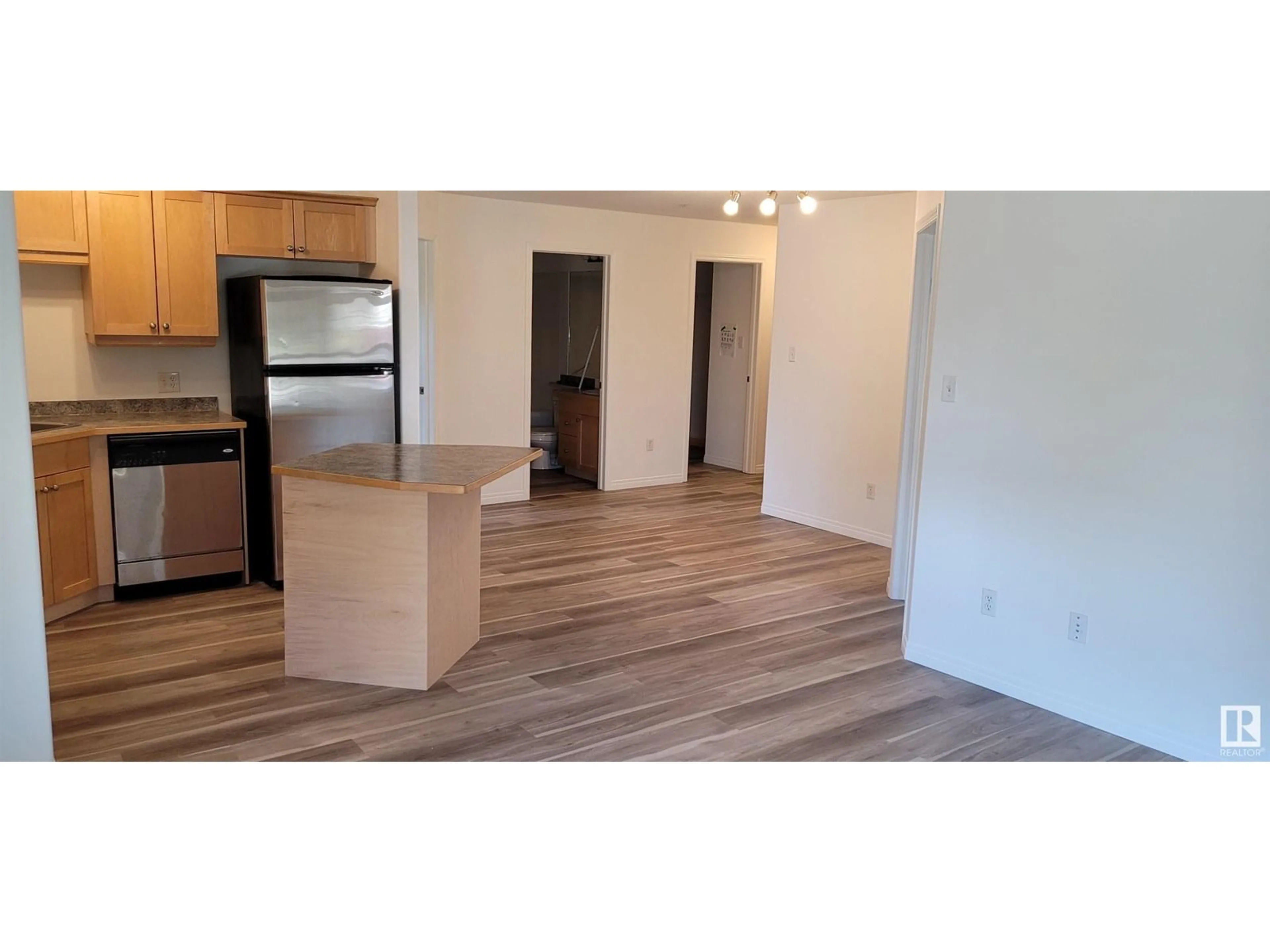 Unknown for 5350 - 126 199 ST, Edmonton Alberta T6M0A4