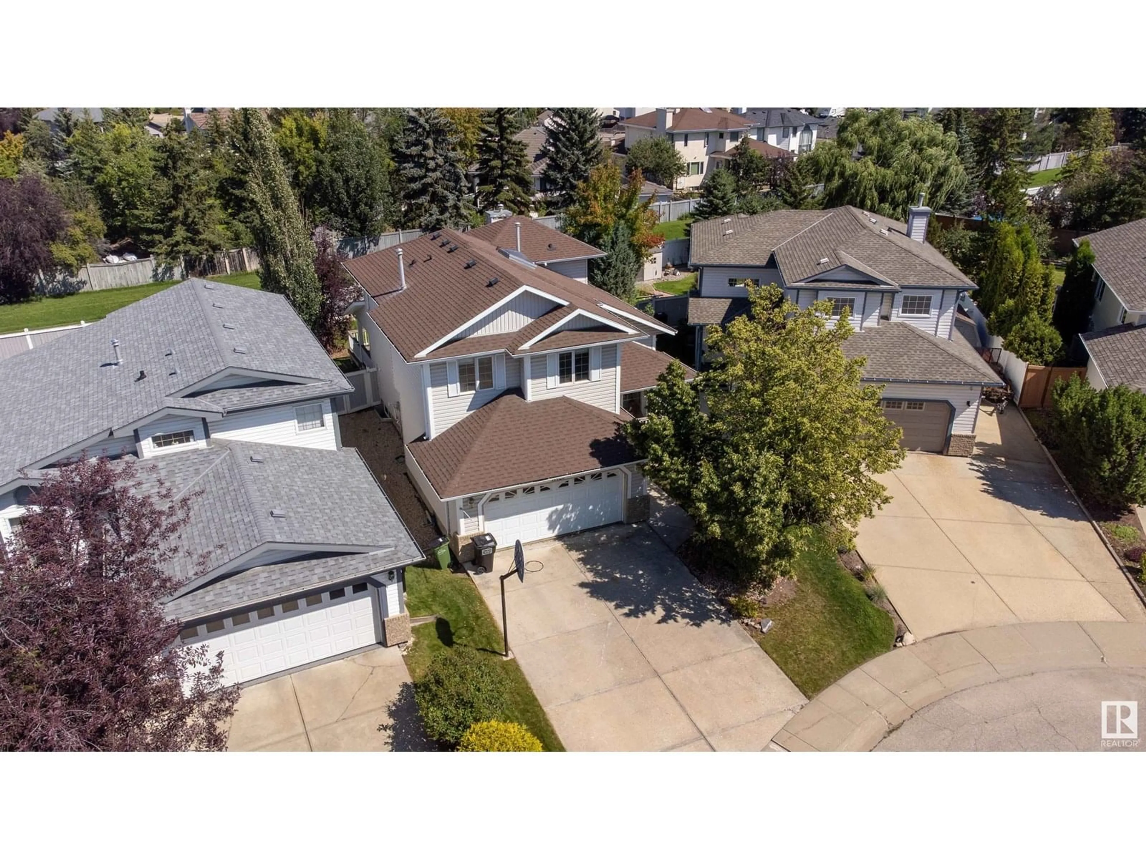 A pic from outside/outdoor area/front of a property/back of a property/a pic from drone, street for 11426 9A AVE AVE, Edmonton Alberta T6J7B2