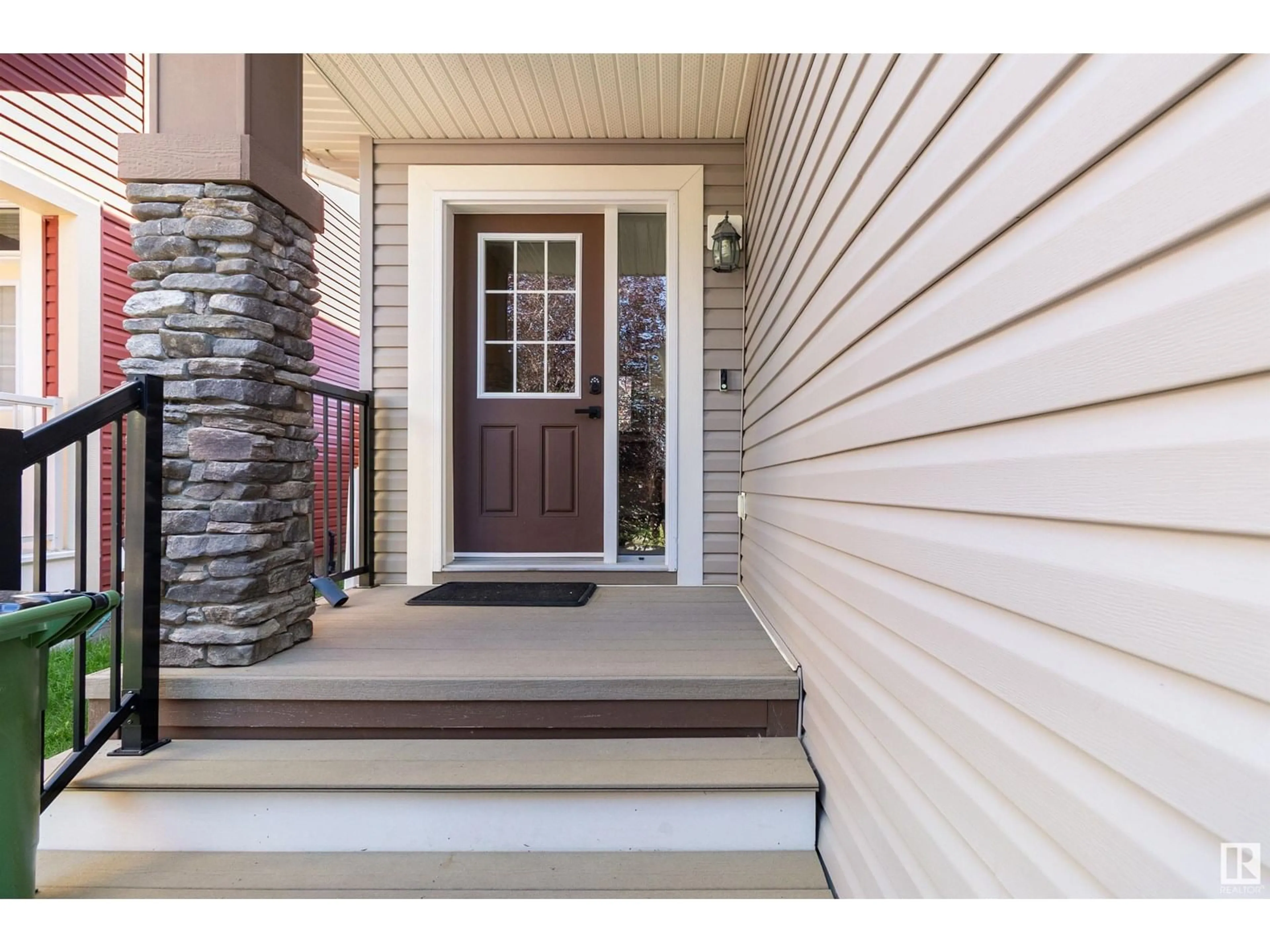 Indoor entryway for SW SW - 3709 ALEXANDER CR, Edmonton Alberta T6W0W7