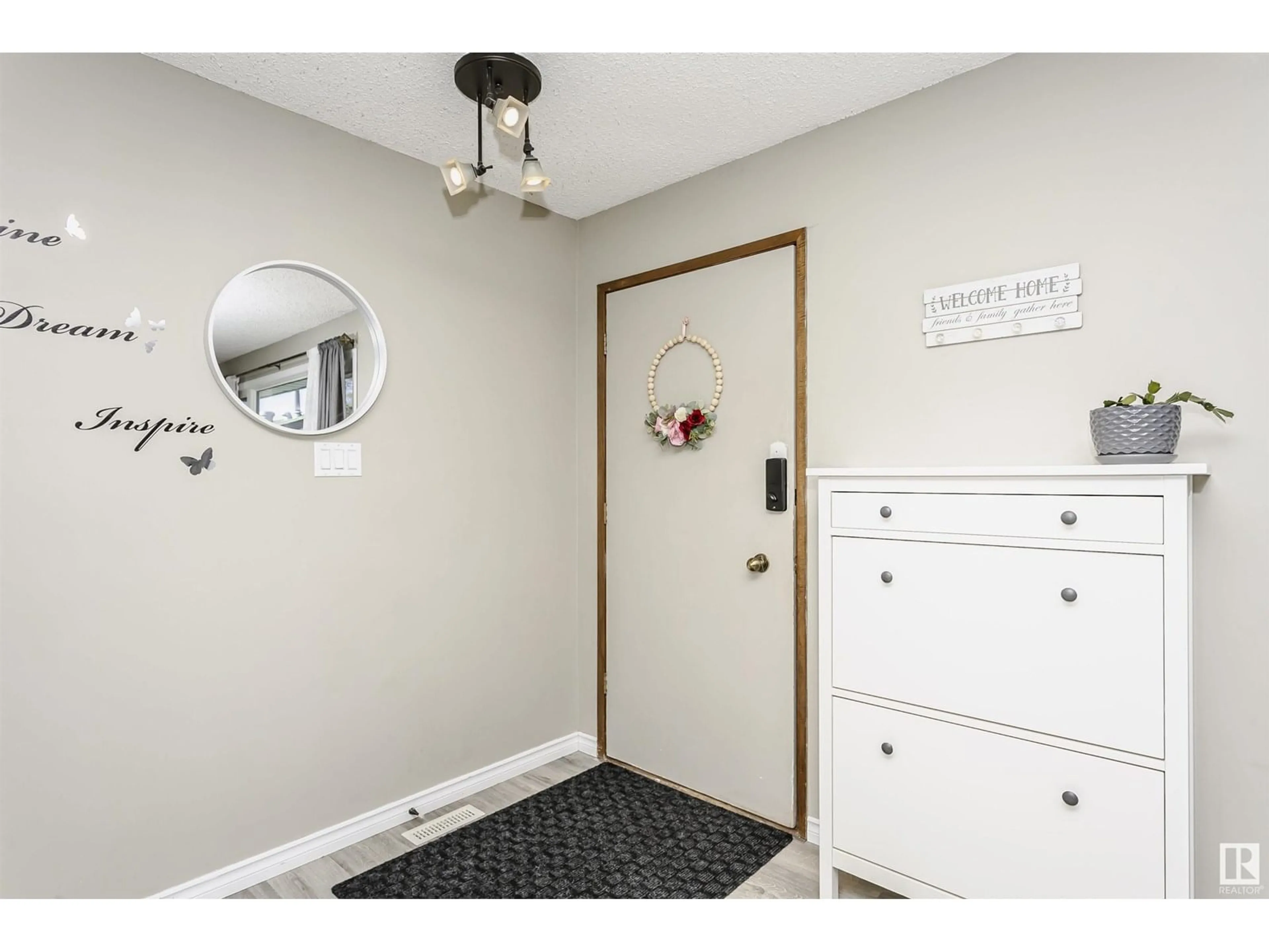 Indoor entryway for 129 DIAMOND DR, Millet Alberta T0C1Z0