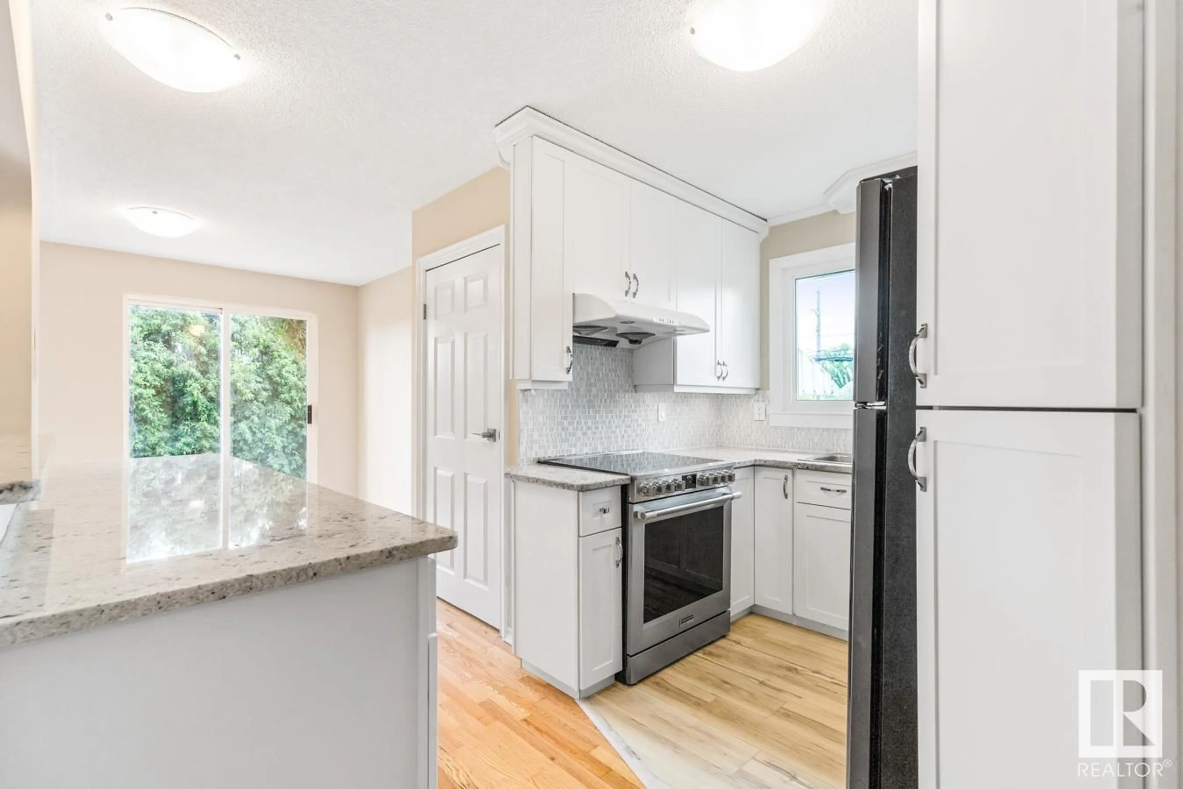 Standard kitchen, unknown for 13908 57 ST, Edmonton Alberta T5A1M6