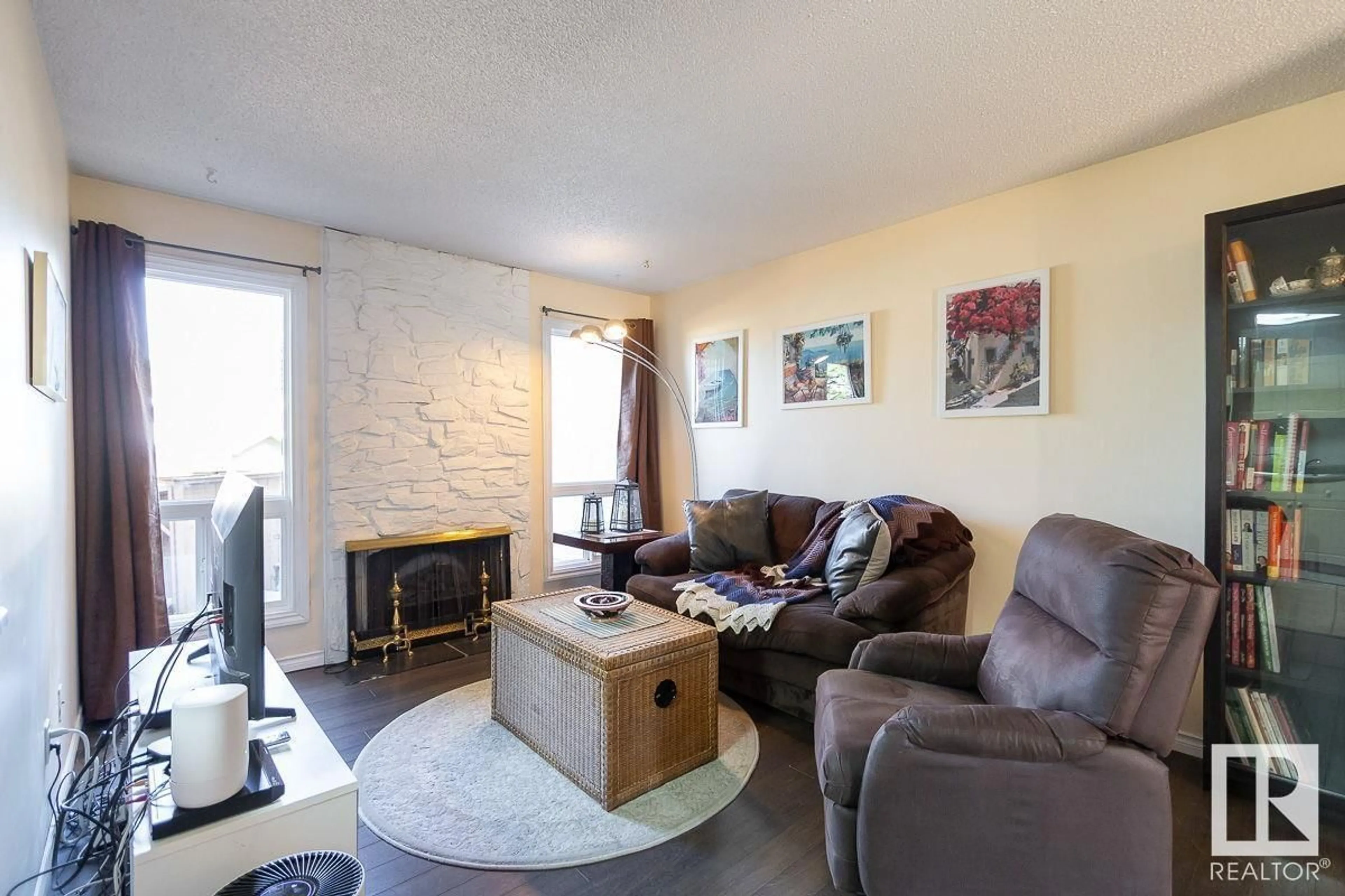 Living room with furniture, unknown for NW - 6030 MILL WOODS RD S, Edmonton Alberta T6L1N5