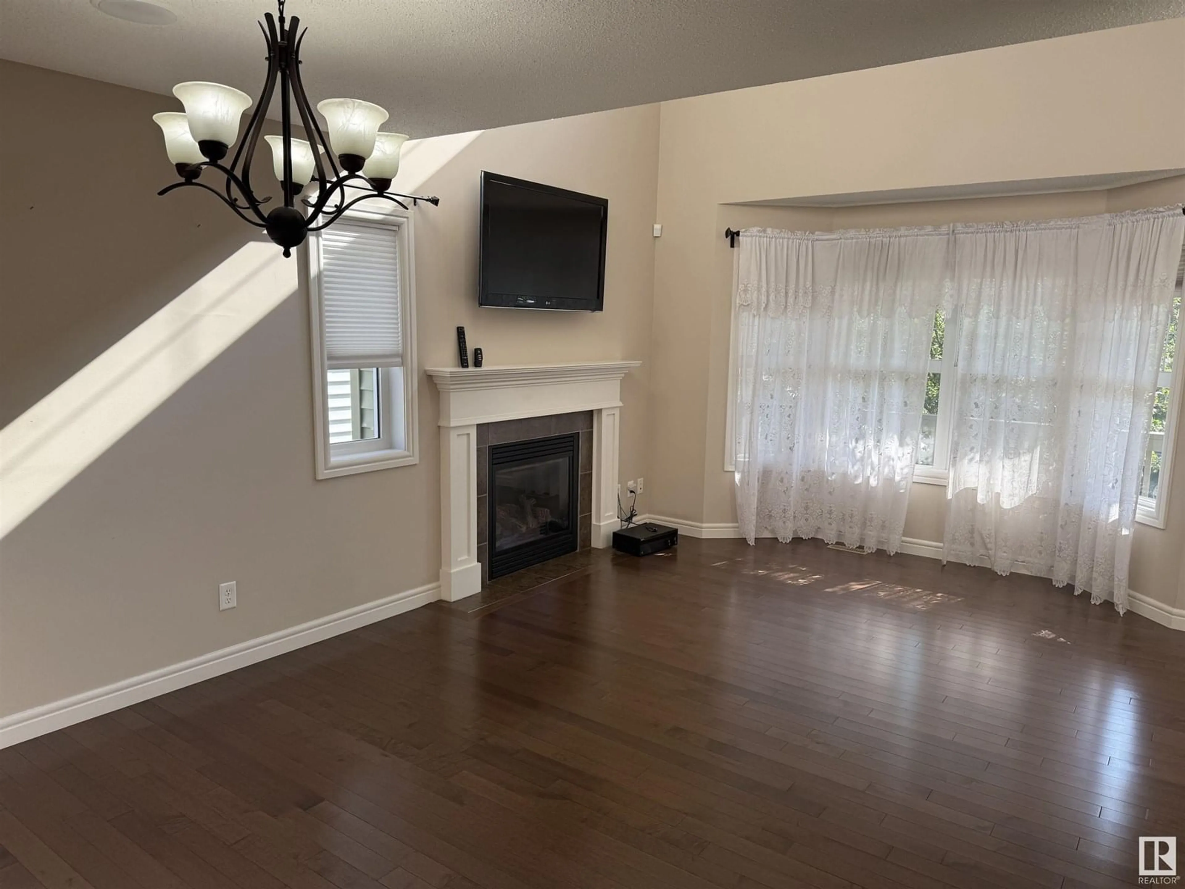 A pic of a room for SW - 626 178A ST, Edmonton Alberta T6W2L5
