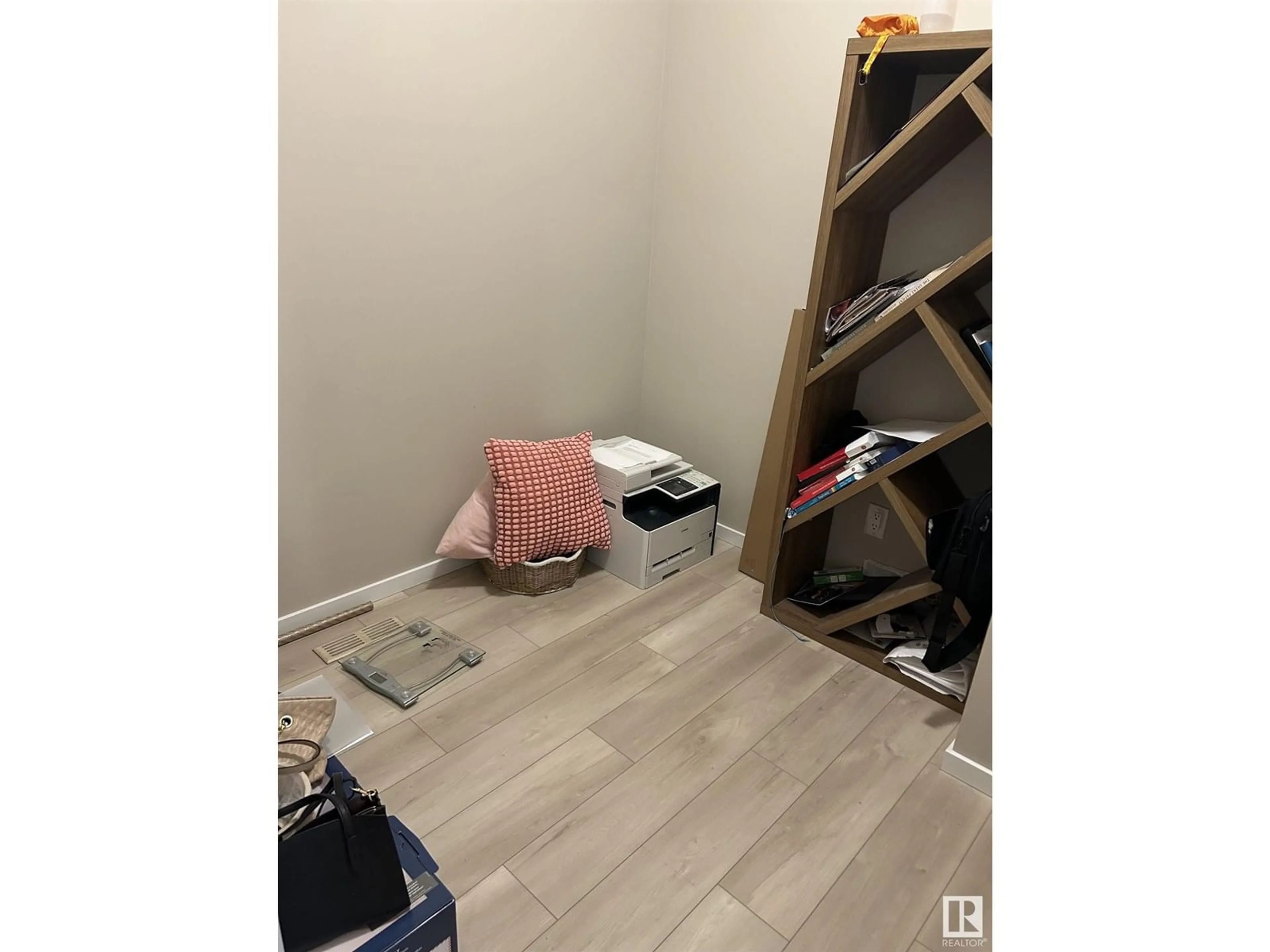 A pic of a room for 1019 OLD MAN CREEK BV, Sherwood Park Alberta T8H3A2