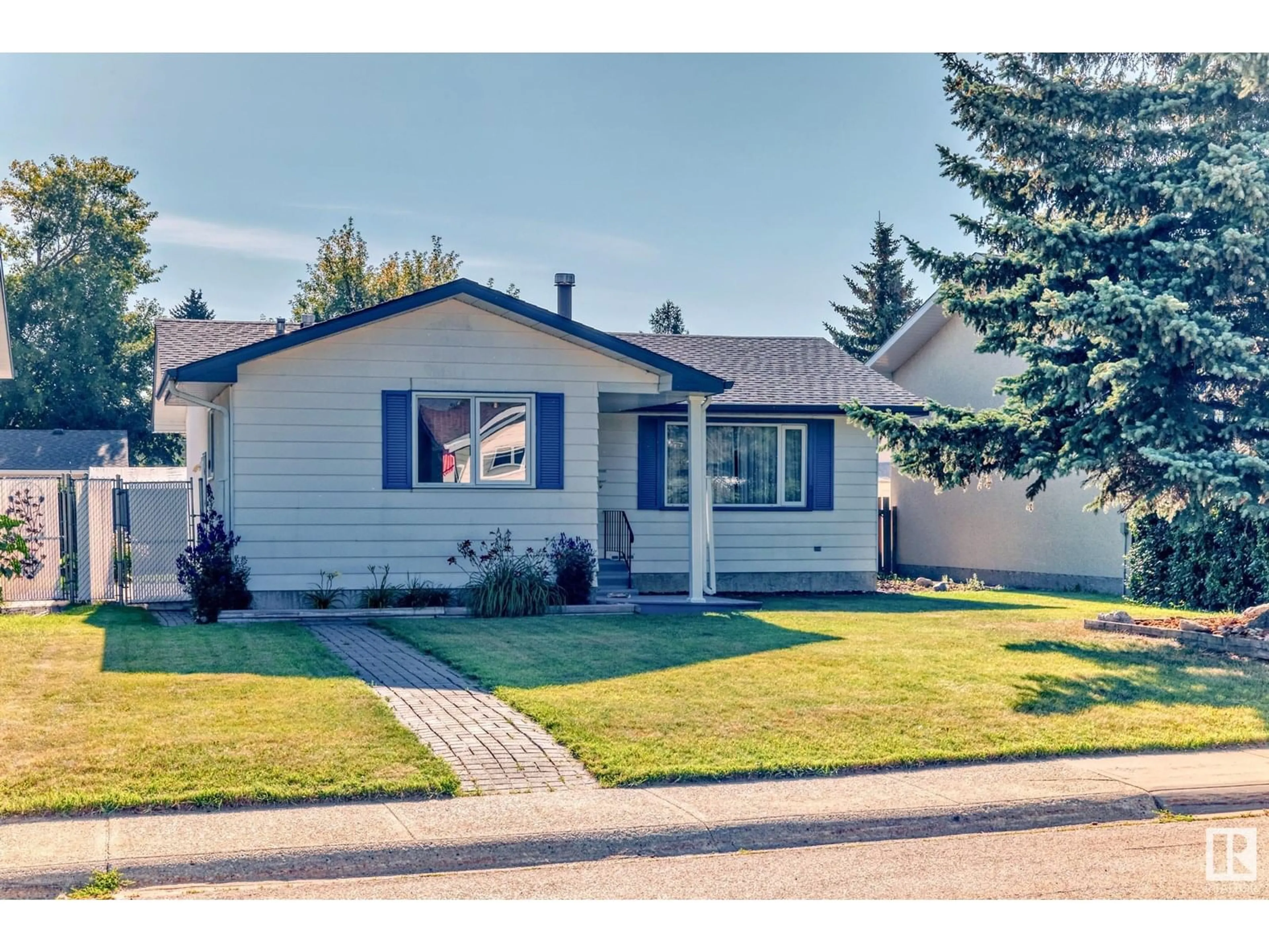 Home with vinyl exterior material, street for 110 BRANTFORD ST, Spruce Grove Alberta T7X2Z9