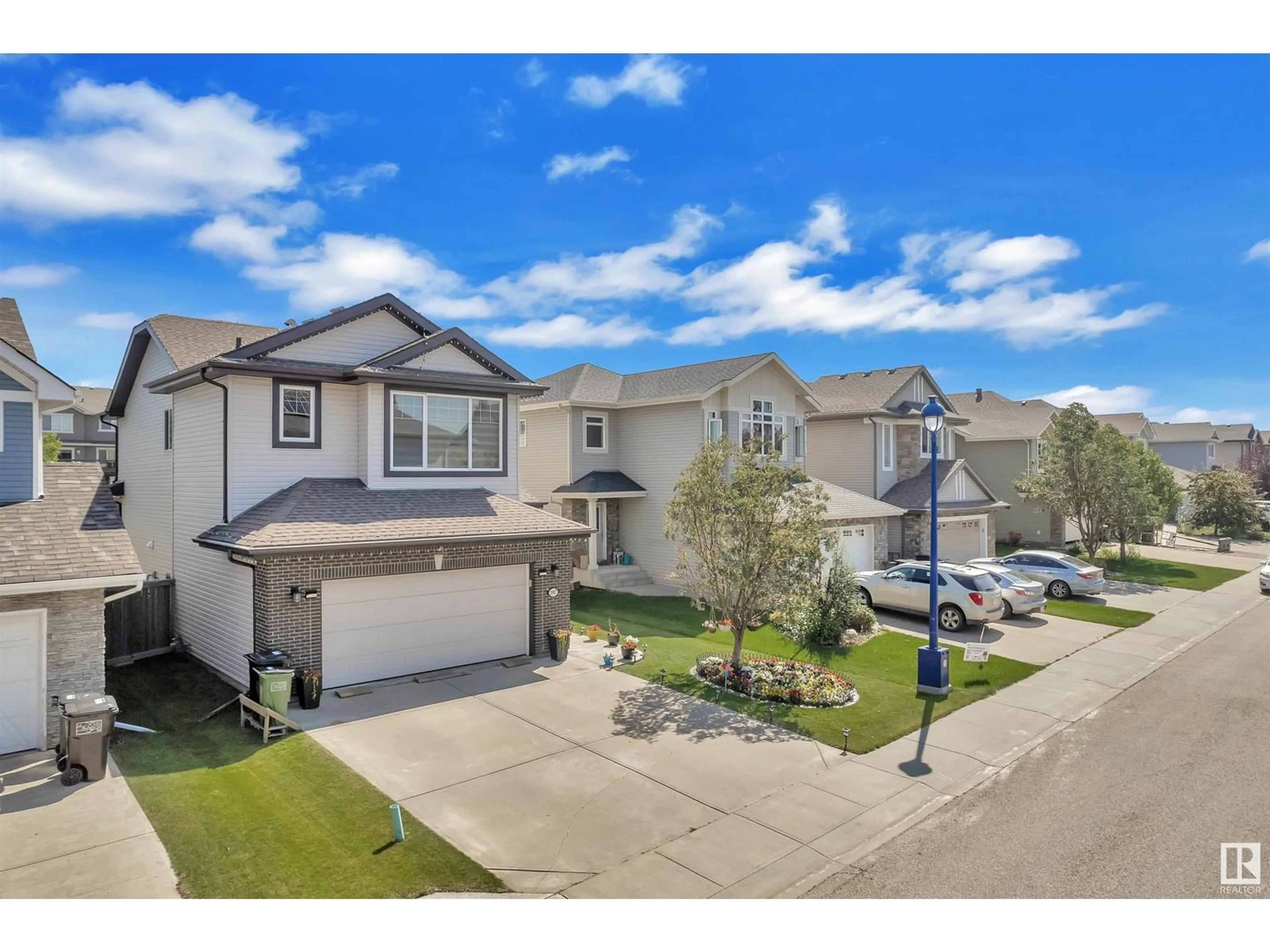 A pic from outside/outdoor area/front of a property/back of a property/a pic from drone, street for SW - 1907 67 ST, Edmonton Alberta T6X0L9