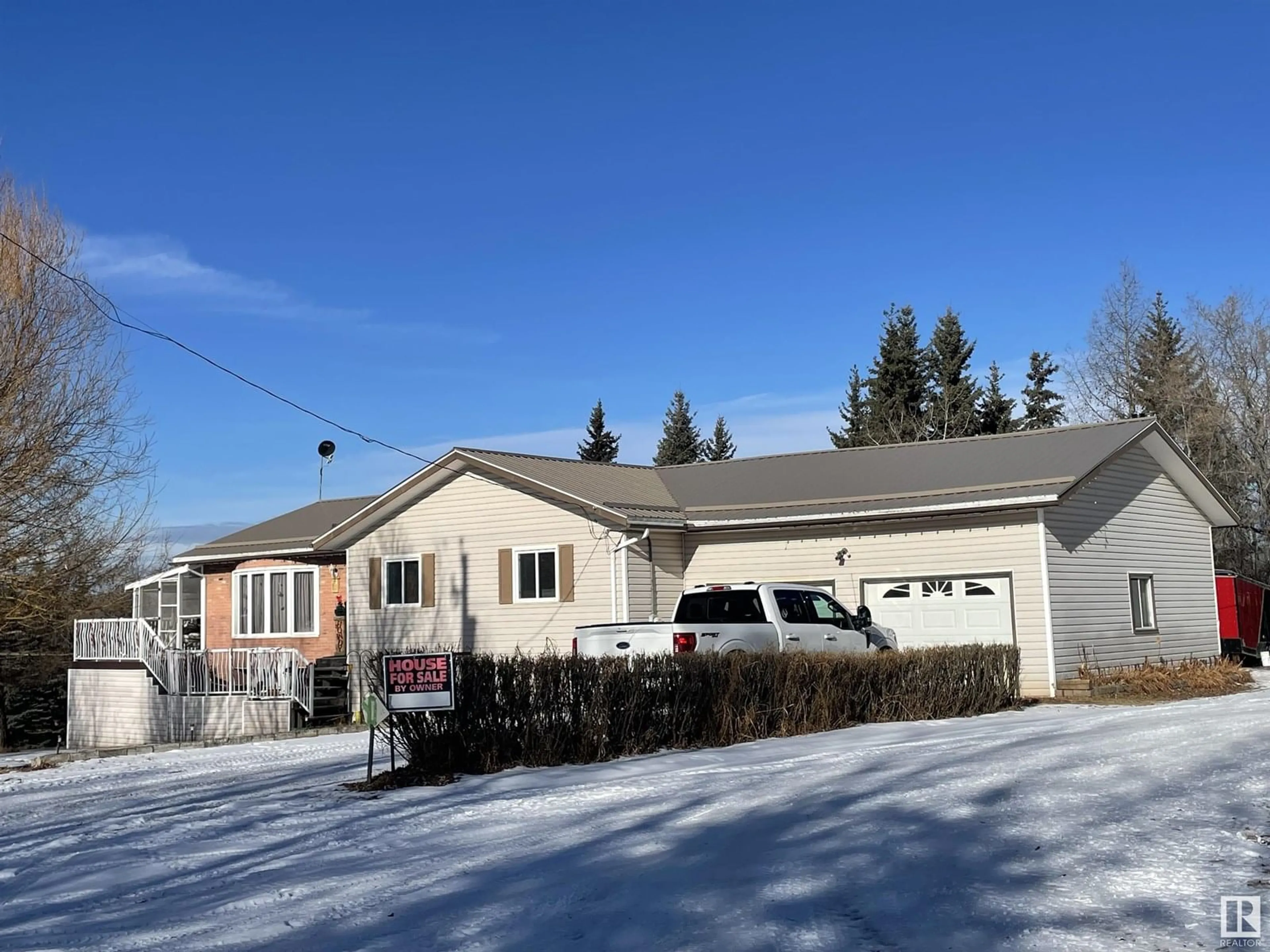 Home with vinyl exterior material, street for 4905 50 AV, Breynat Alberta T0A0P0