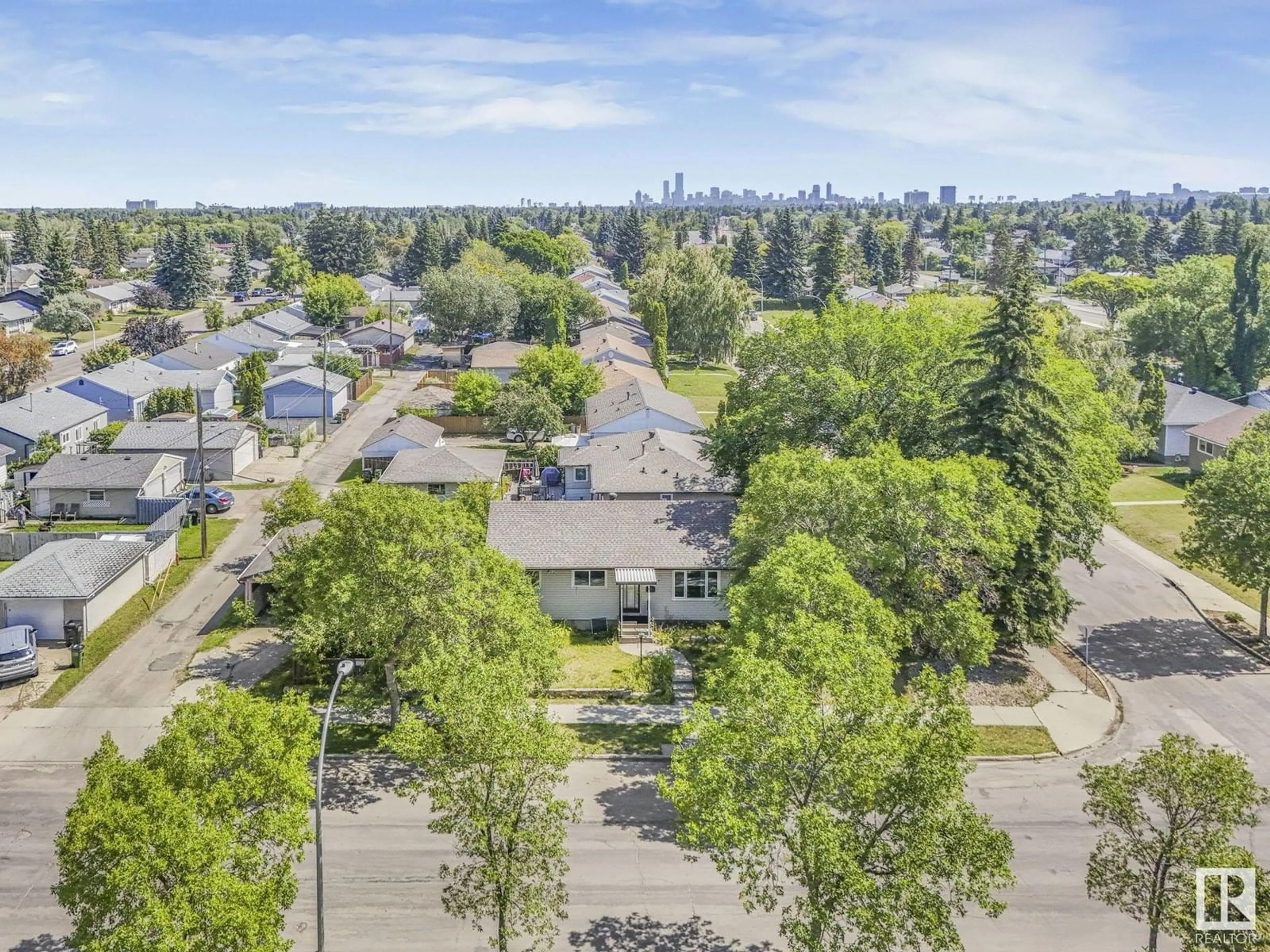 A pic from outside/outdoor area/front of a property/back of a property/a pic from drone, street for NW - 10731 163 ST, Edmonton Alberta T5P3P5