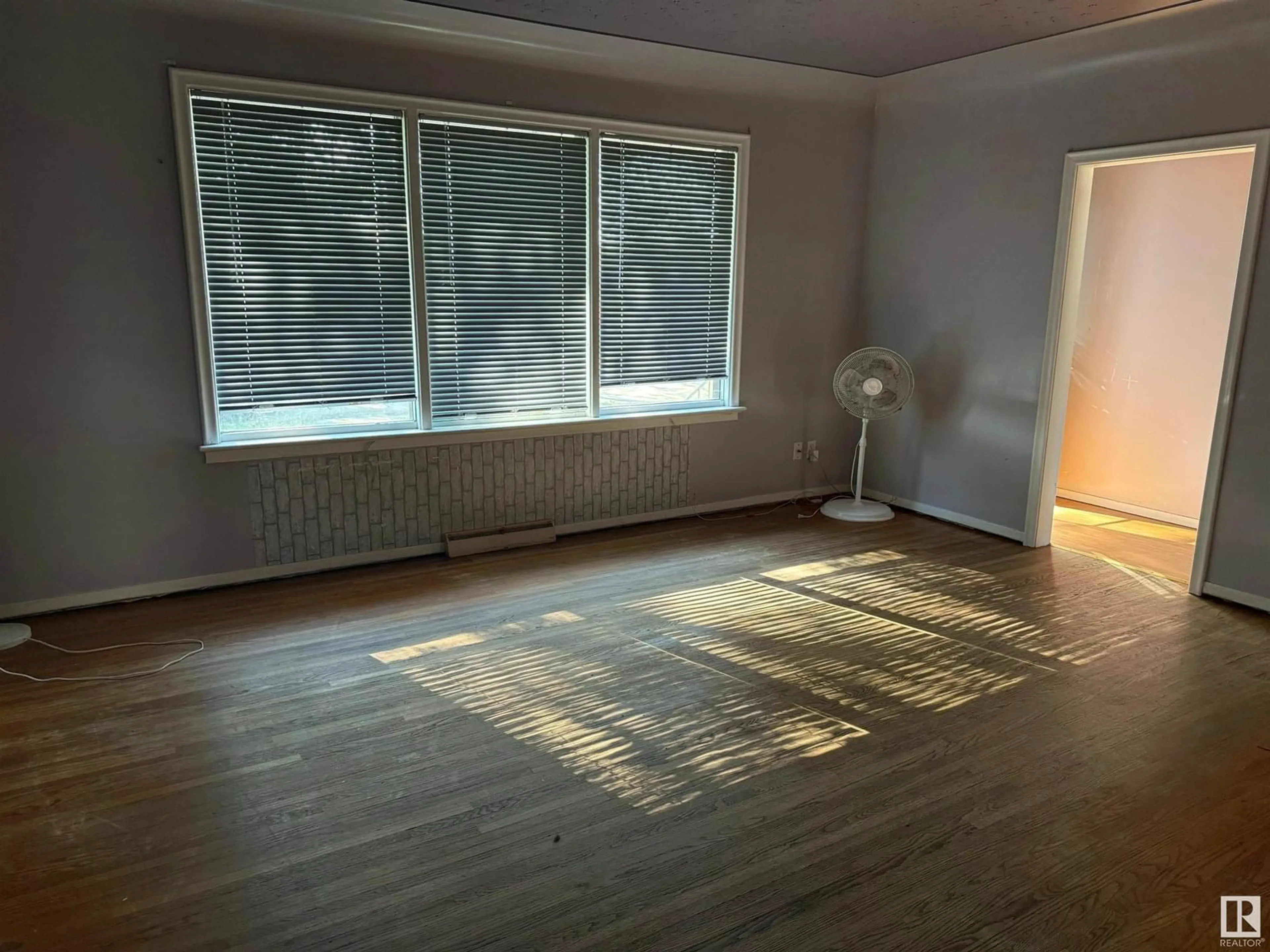 A pic of a room for NW - 12425 126 ST, Edmonton Alberta T5L0X2