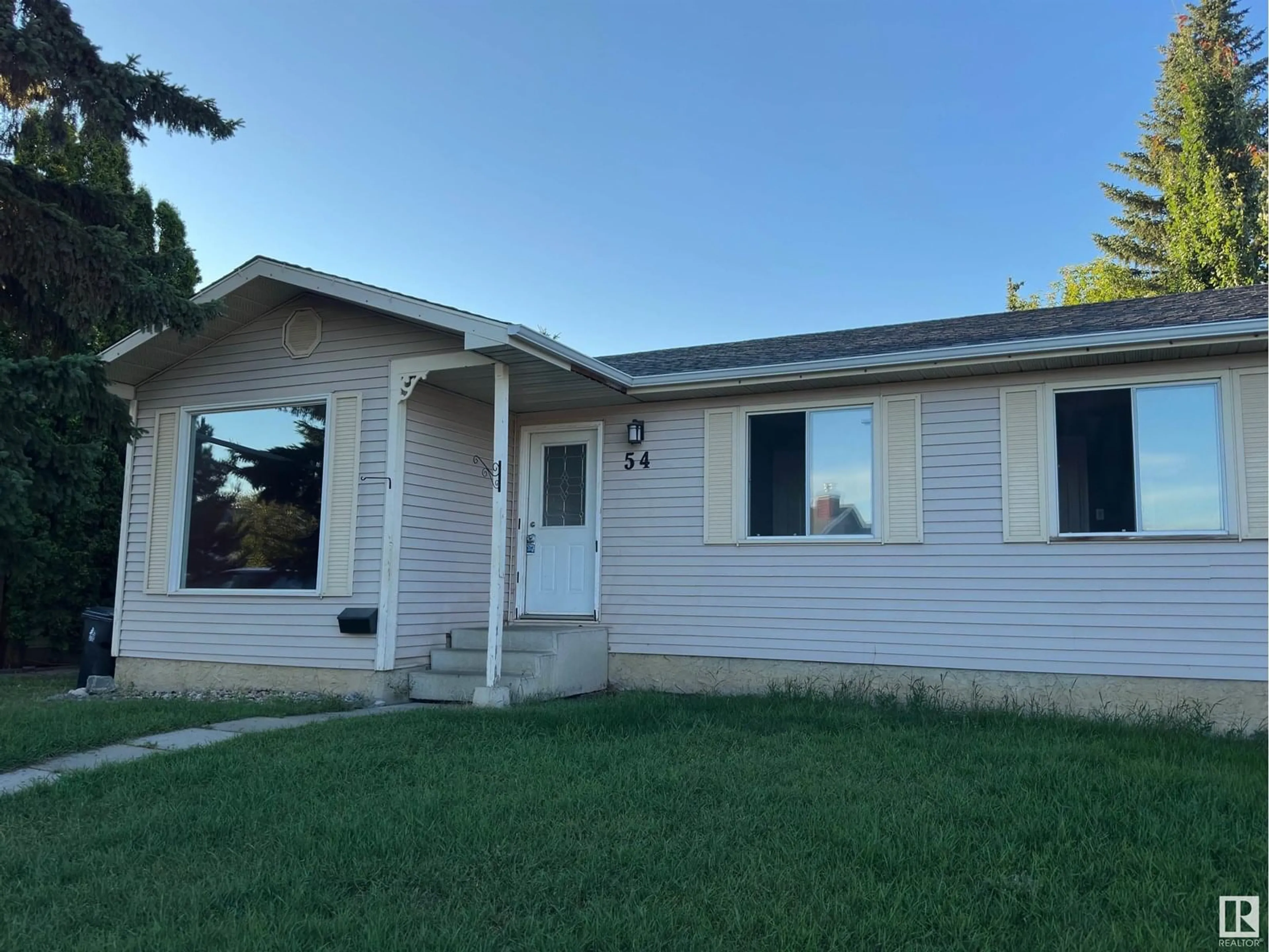 Home with vinyl exterior material, street for 54 MATHIAS AV, Spruce Grove Alberta T7X2S5