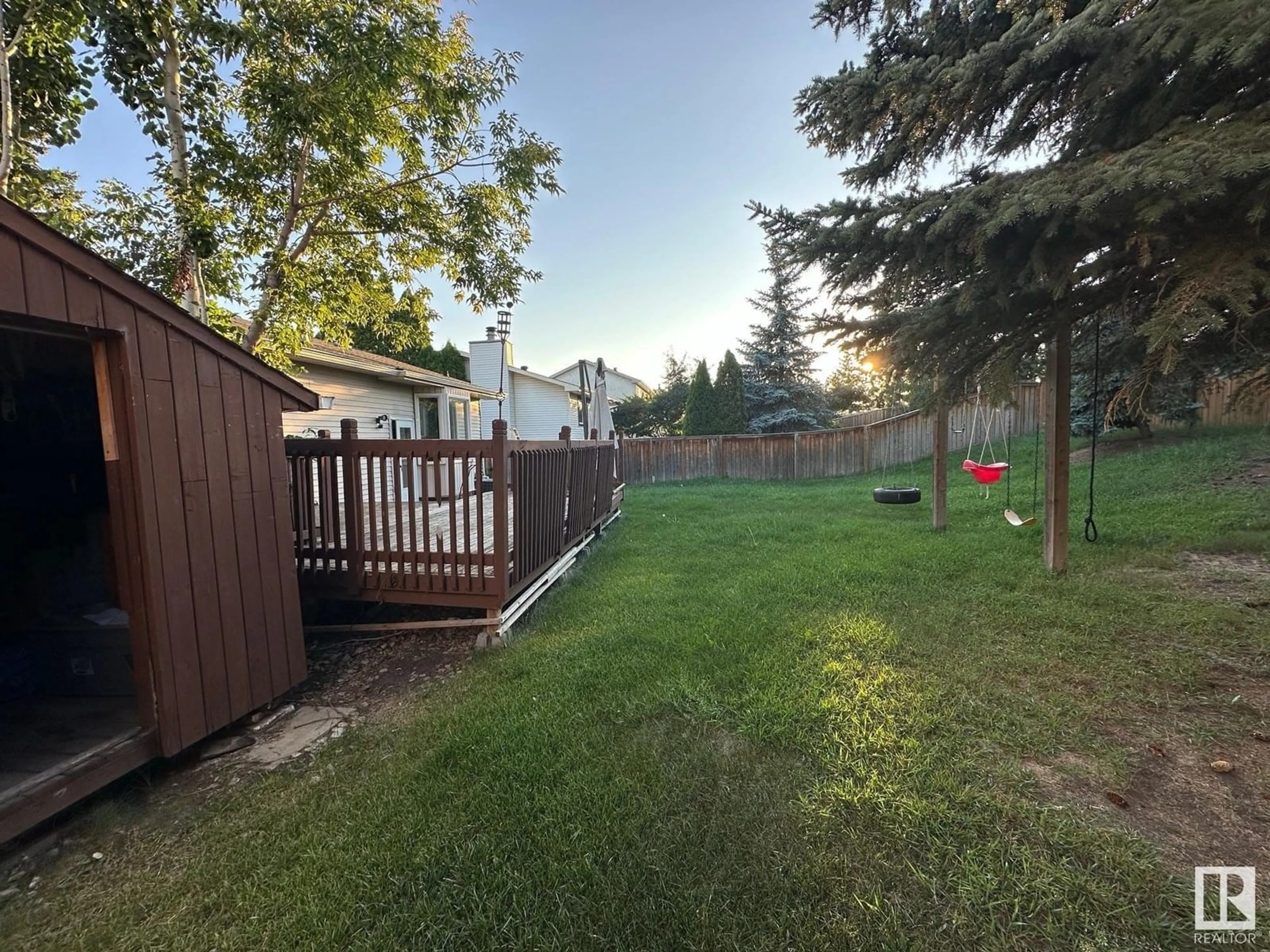 Patio, unknown for 54 MATHIAS AV, Spruce Grove Alberta T7X2S5