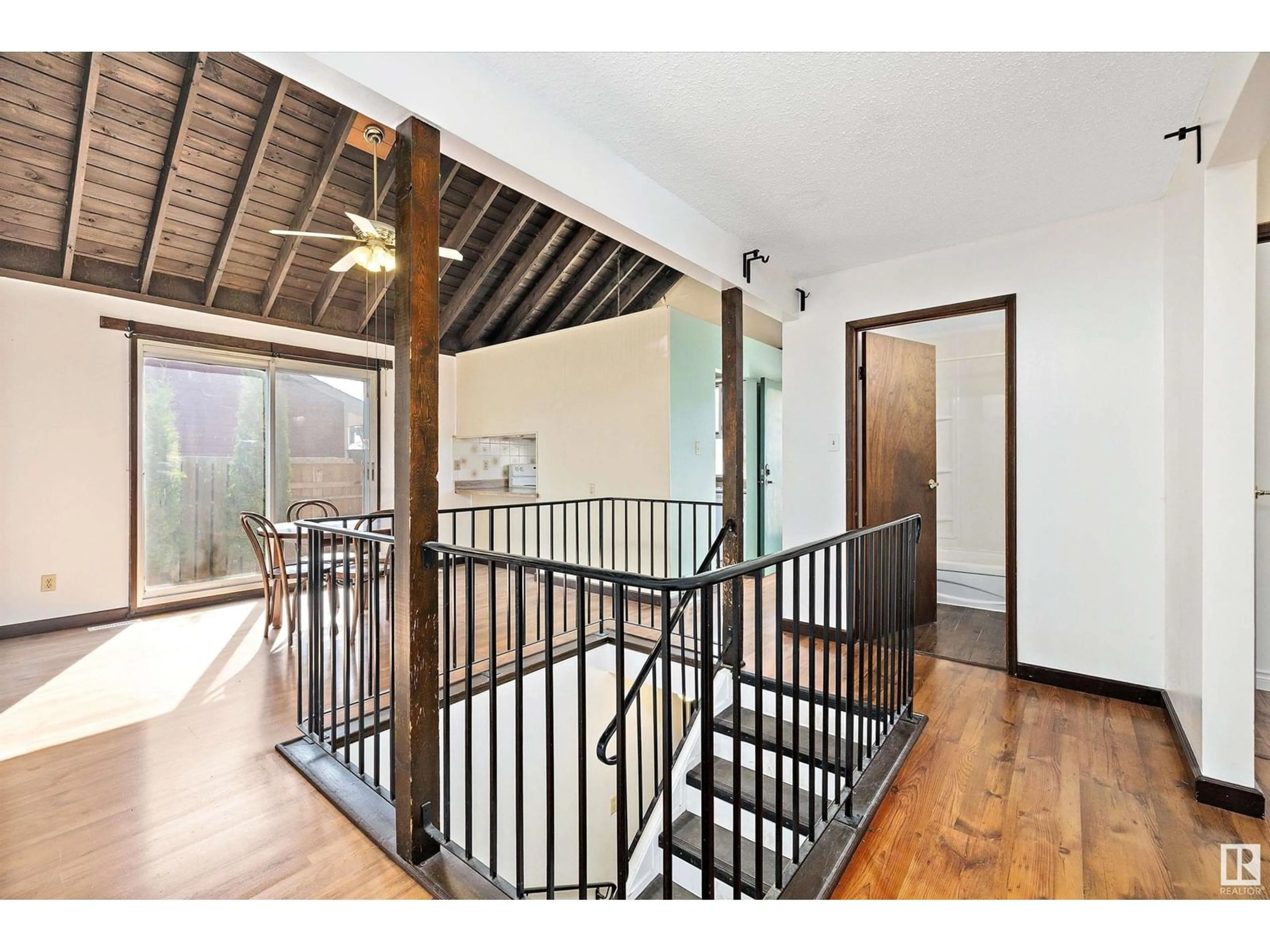 Indoor foyer for 4907 49 AV, Bon Accord Alberta T0A0K0