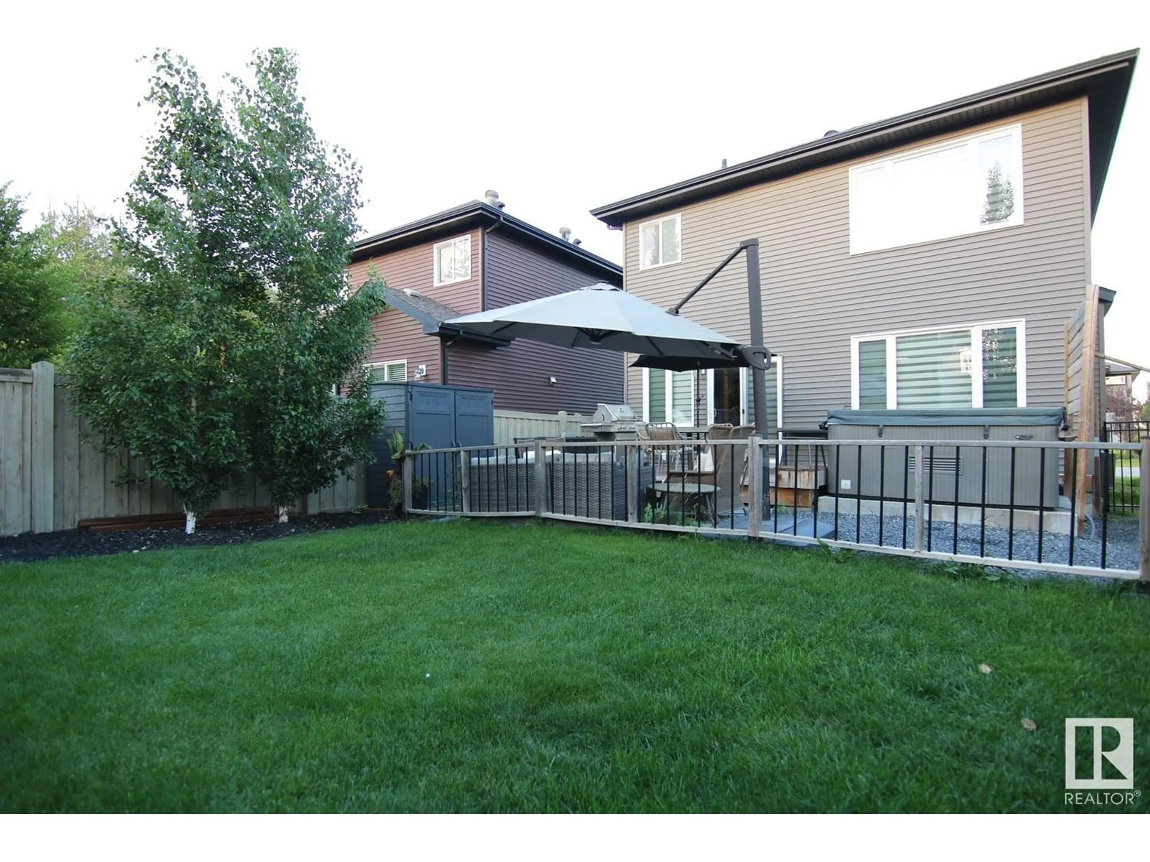 Patio, street for 5906 EDMONDS CR, Edmonton Alberta T6M0N9