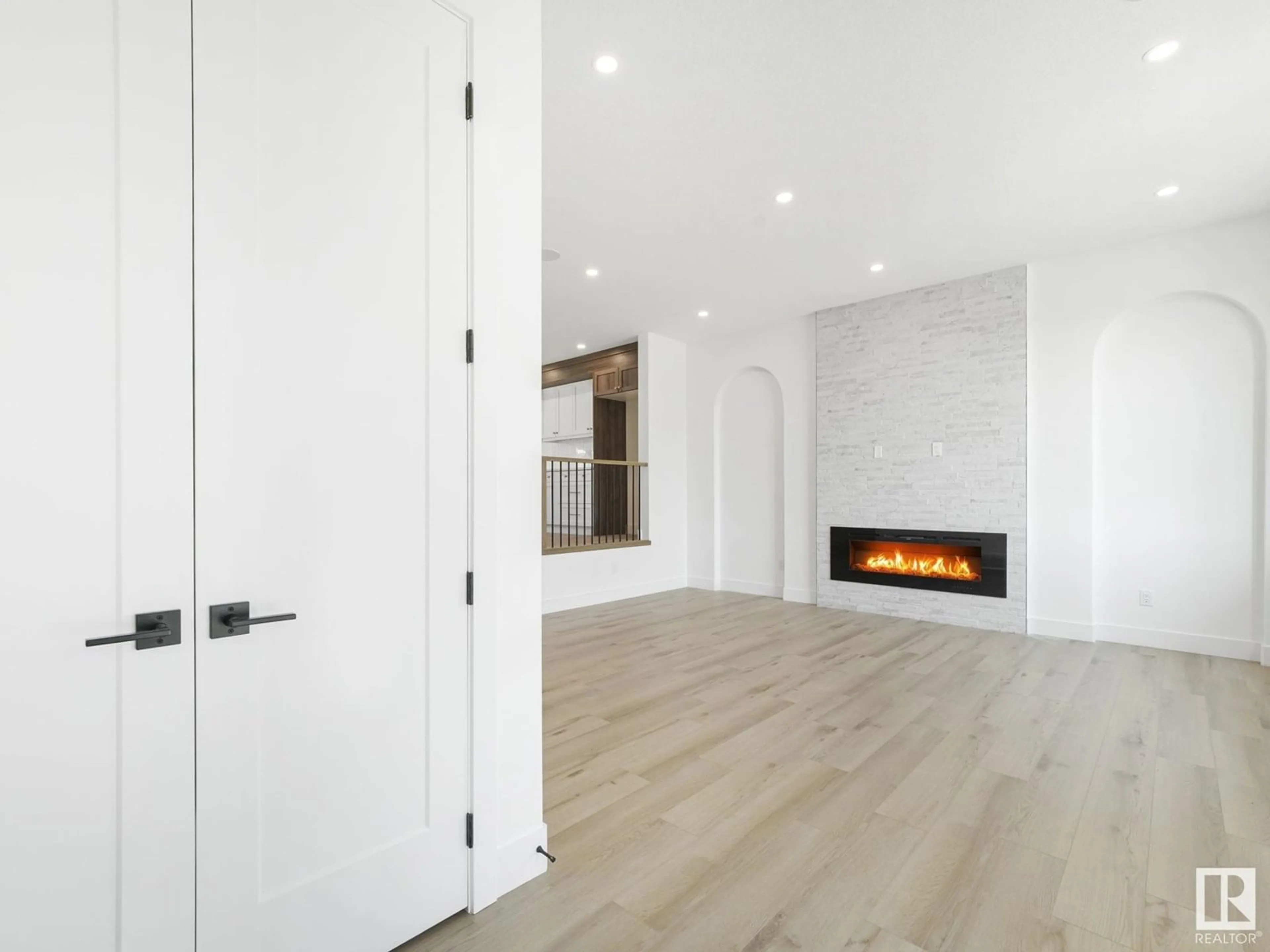 Indoor entryway for 22 CATRIA POINT, Sherwood Park Alberta T8H3A9