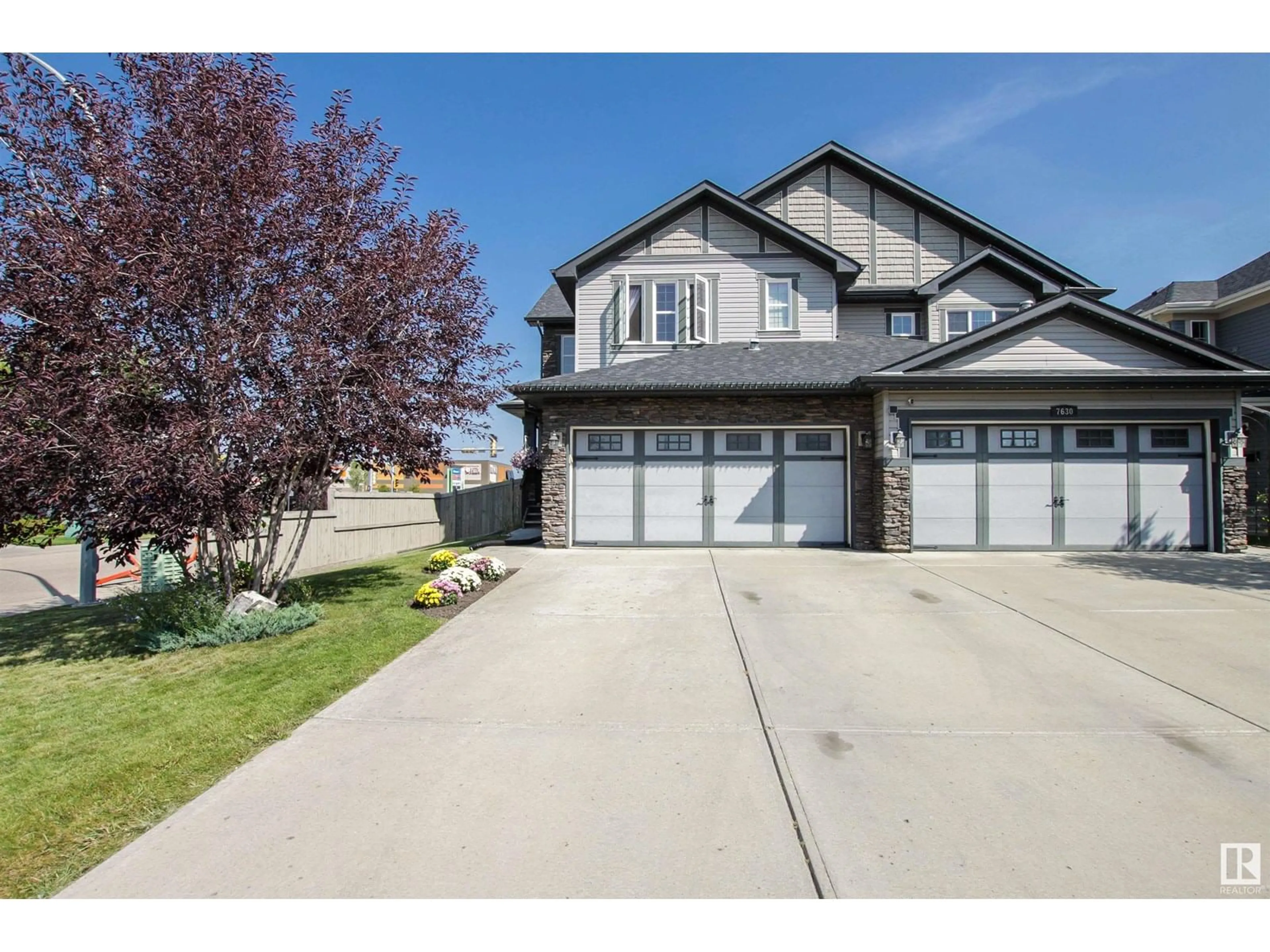 Home with vinyl exterior material, street for 7634 ELLESMERE WY, Sherwood Park Alberta T8H0P7