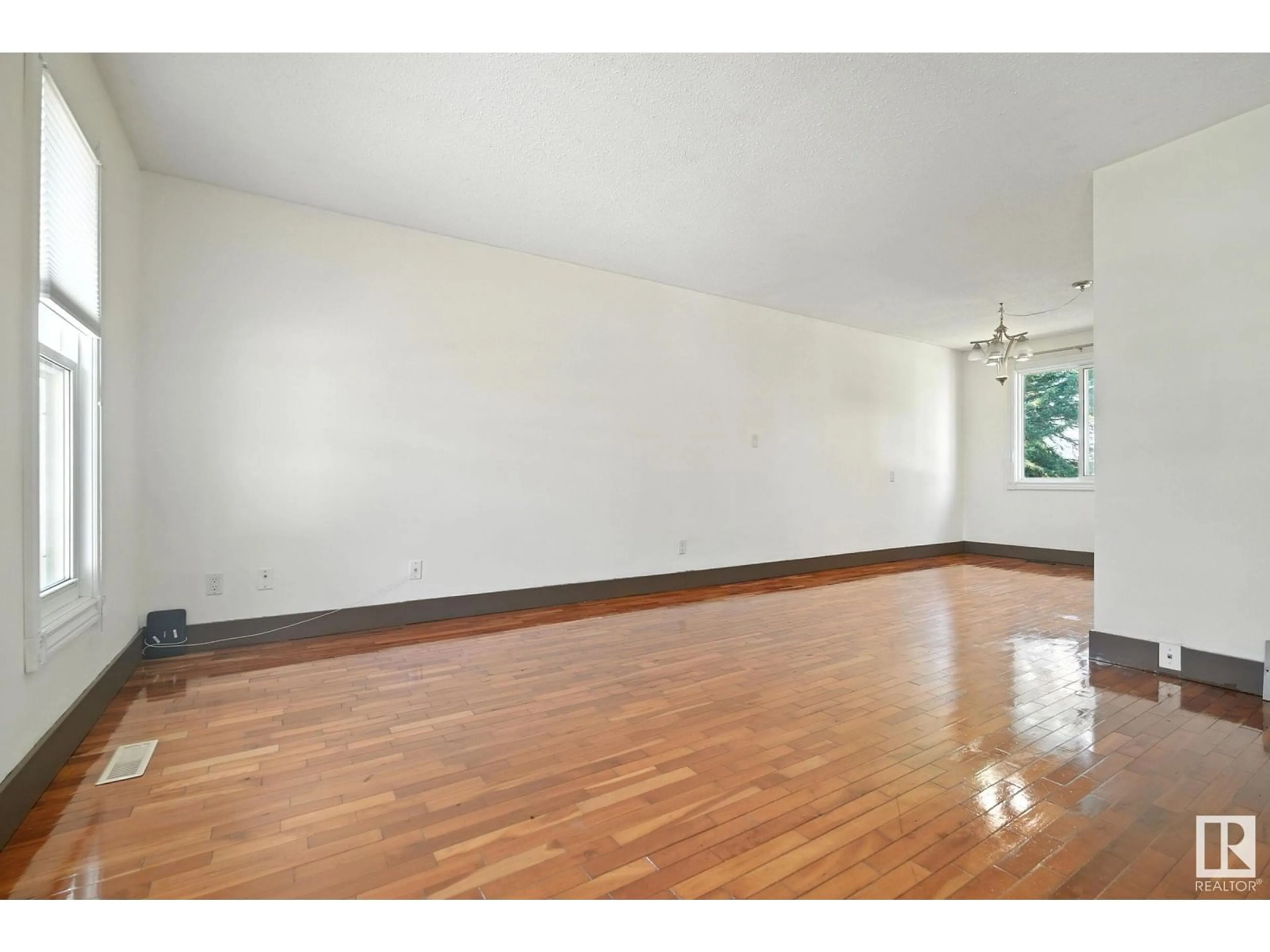A pic of a room for 1128 61 ST, Edmonton Alberta T6L3Z9