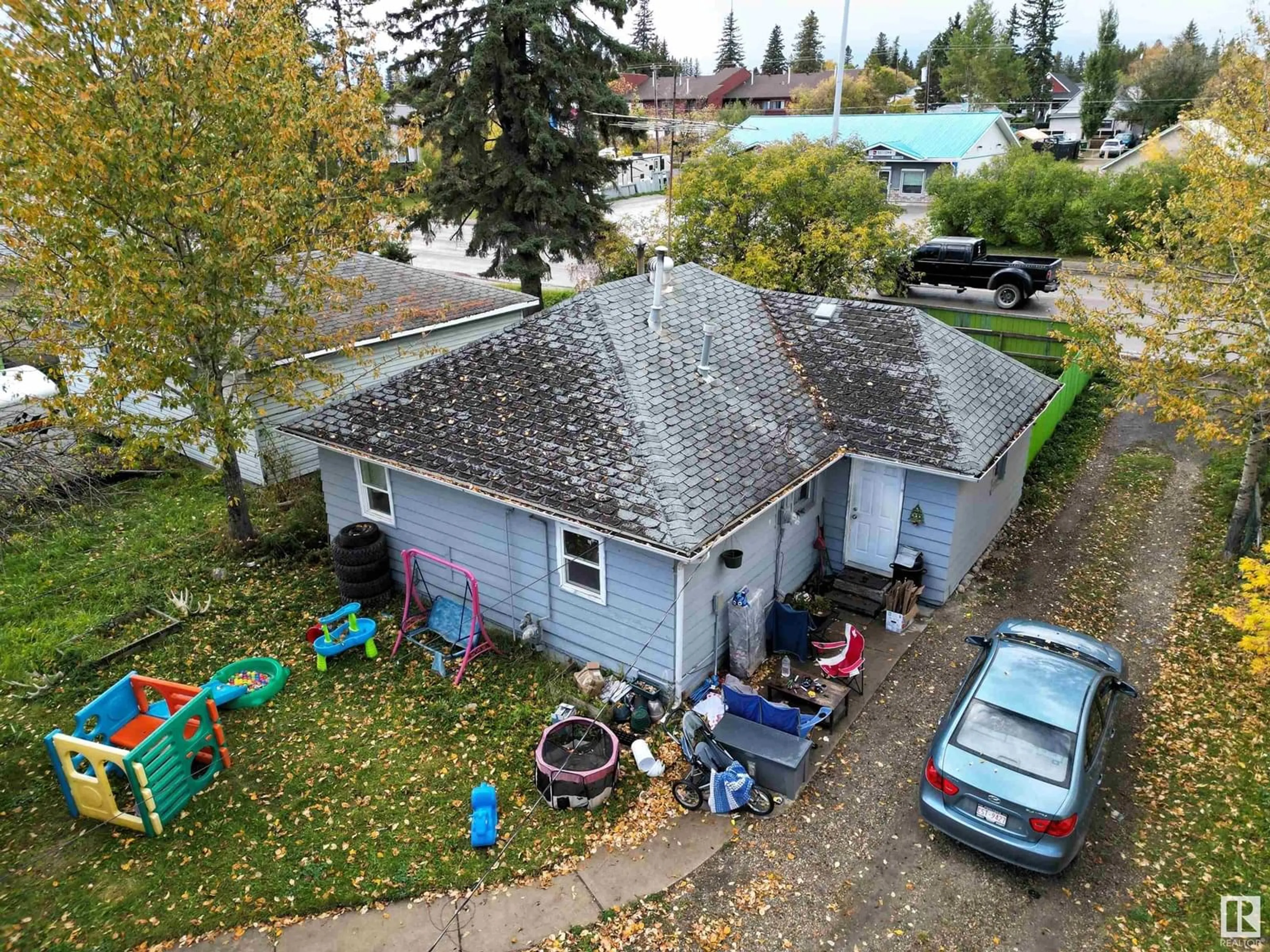 A pic from outside/outdoor area/front of a property/back of a property/a pic from drone, street for 4619 4 AVENUE, Edson Alberta T7E1T8