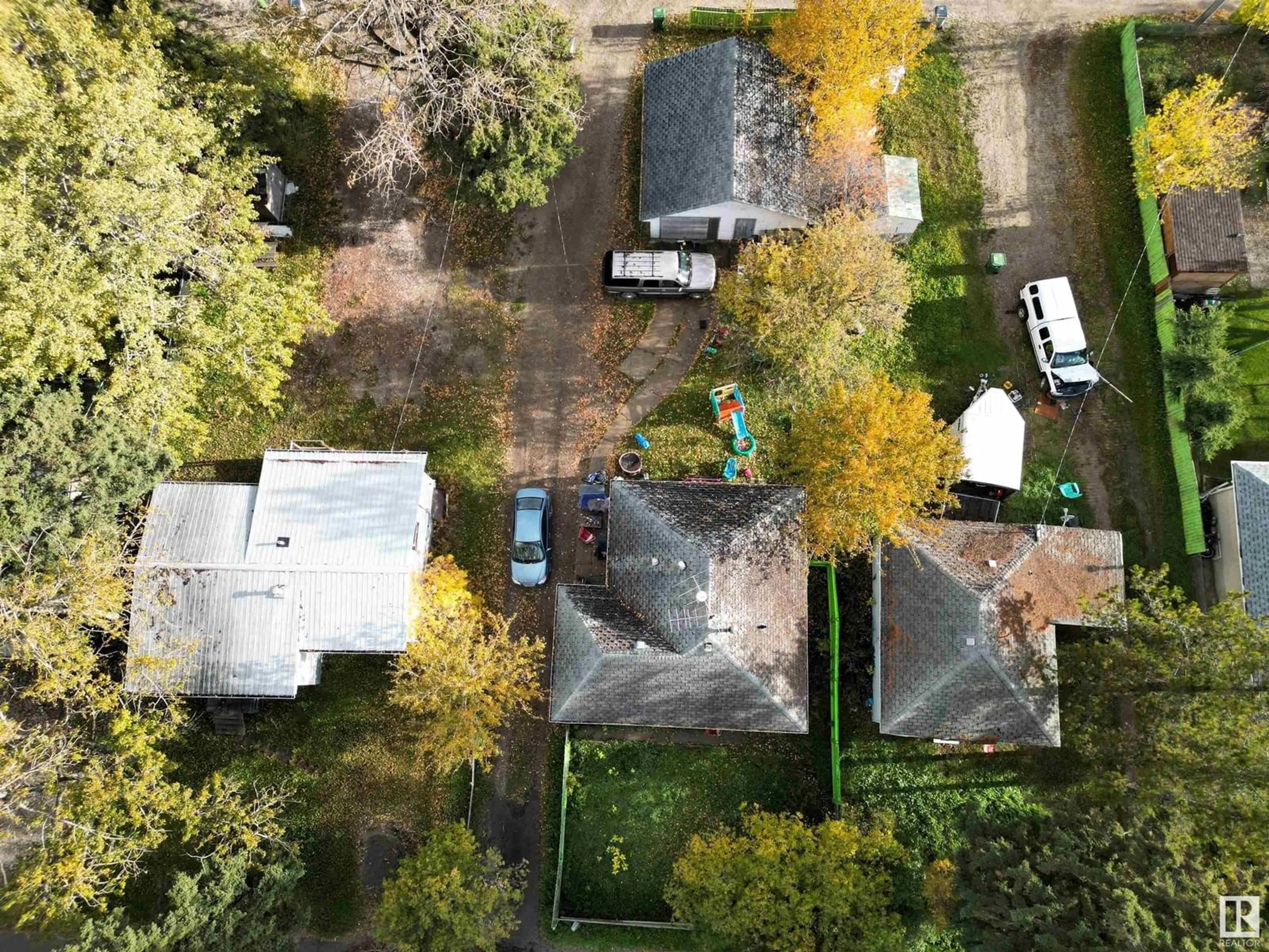 A pic from outside/outdoor area/front of a property/back of a property/a pic from drone, street for 4623 4 AVENUE, Edson Alberta T7E1C2