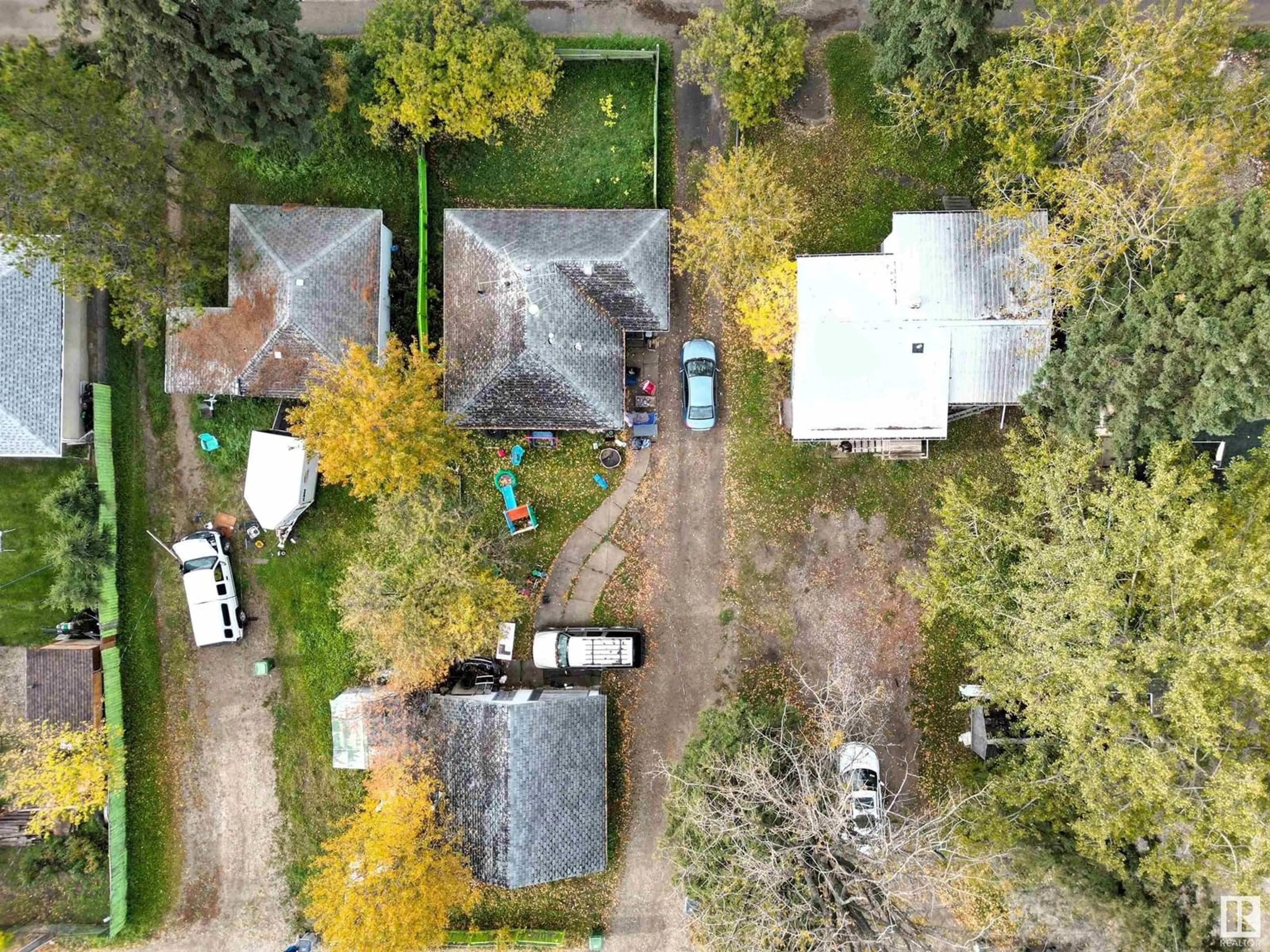 A pic from outside/outdoor area/front of a property/back of a property/a pic from drone, street for 4615 4 AVENUE, Edson Alberta T7E1C2