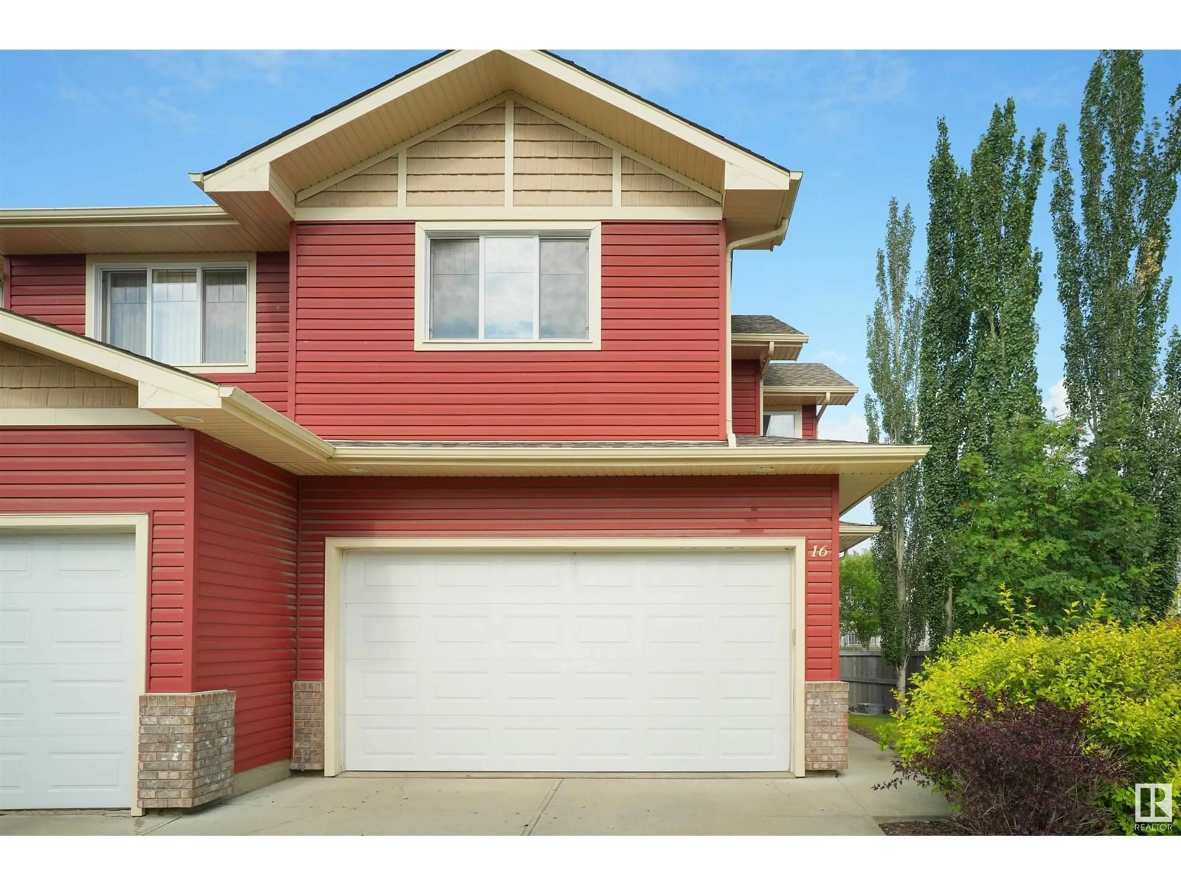 Home with vinyl exterior material, street for SW - 16 735 85 ST, Edmonton Alberta T6X0K5
