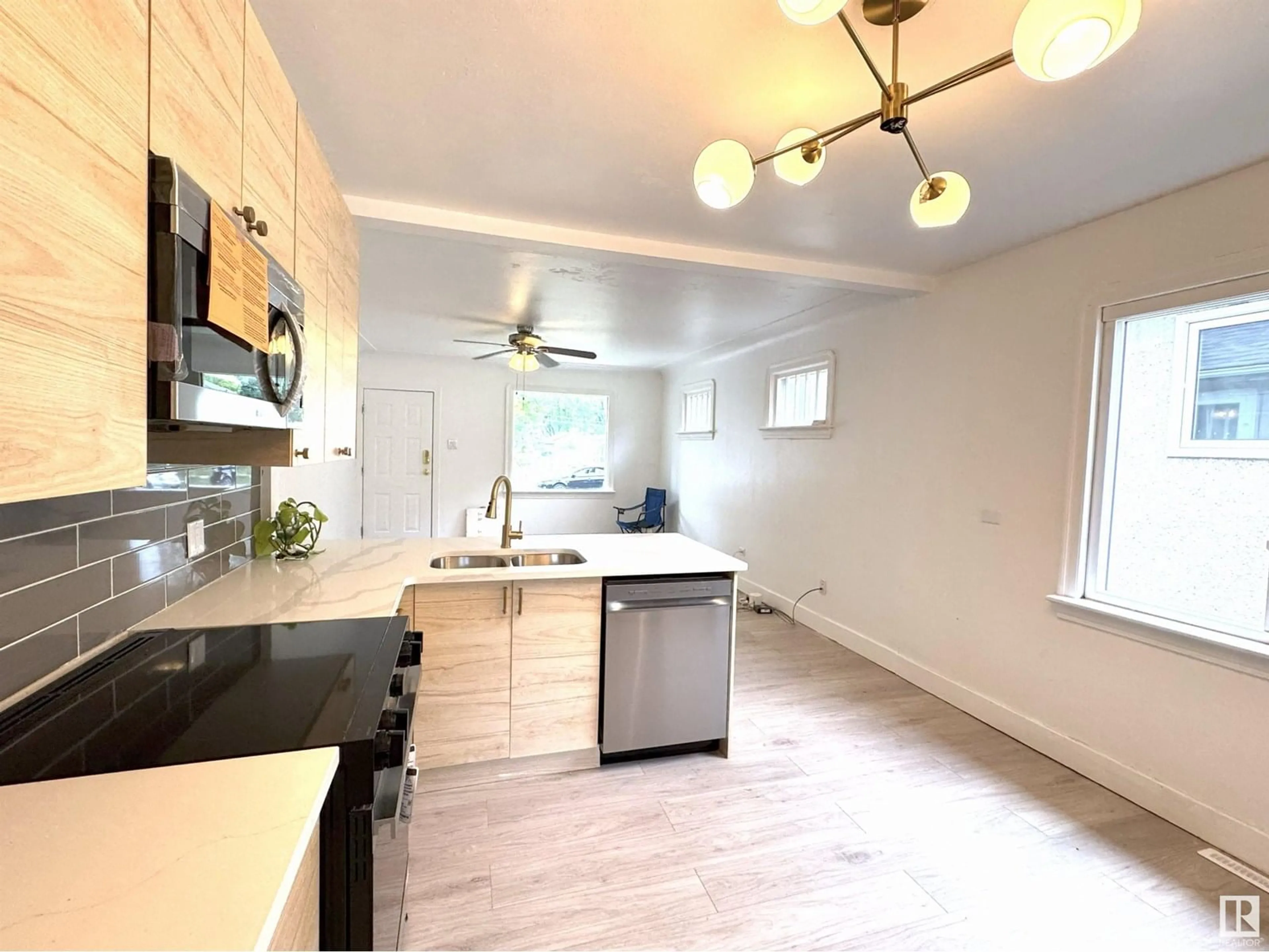 Open concept kitchen, unknown for 11840 70 ST, Edmonton Alberta T5B1T7